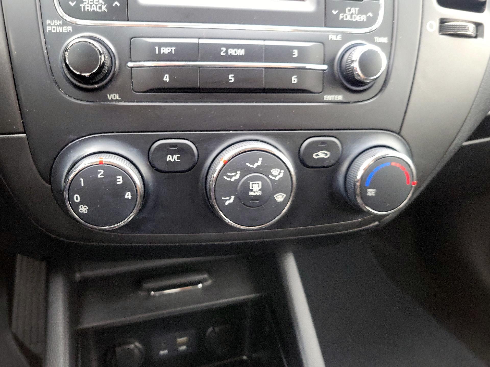 Thumbnail: 2016 Kia Forte - 15