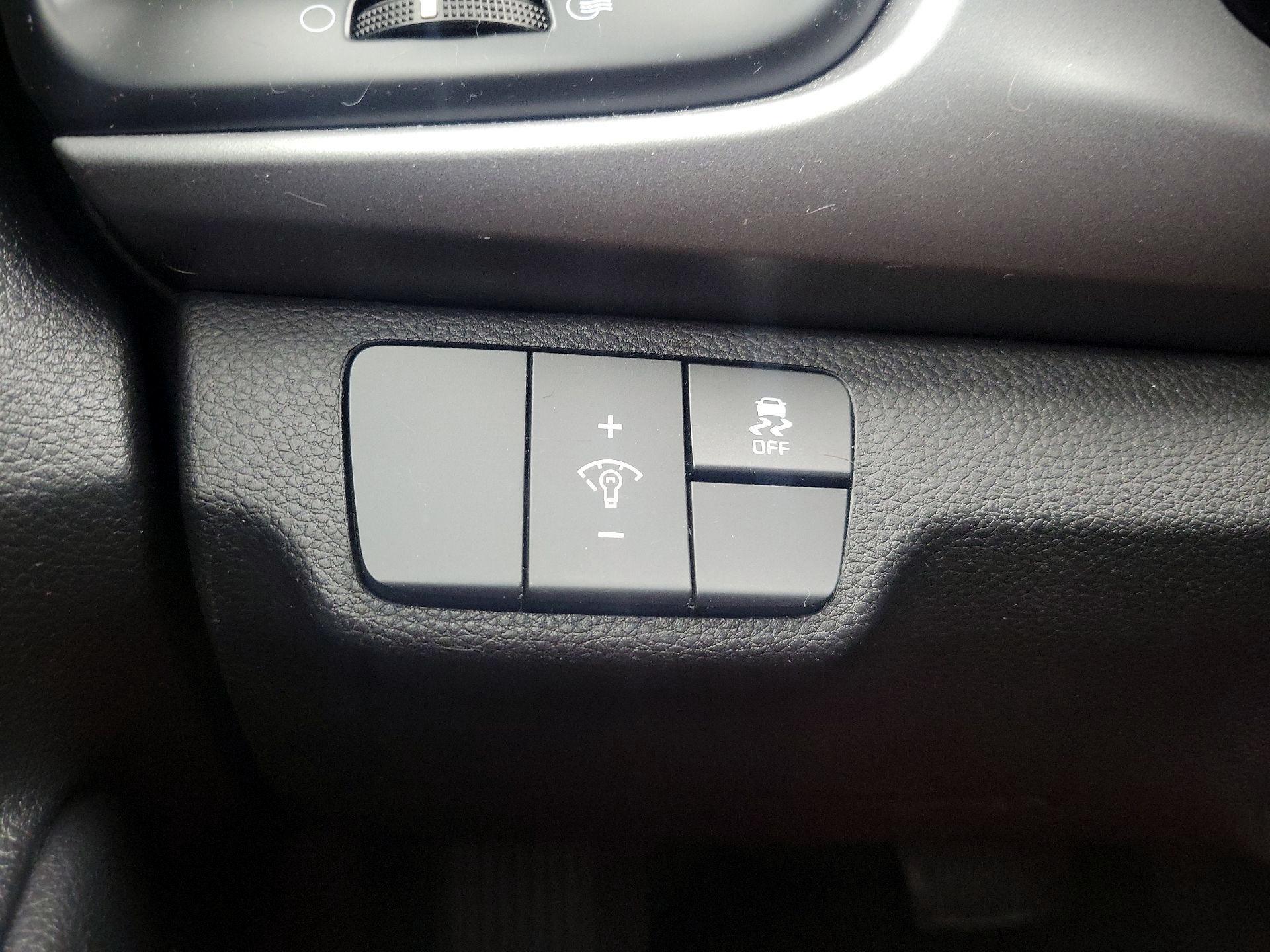 Thumbnail: 2022 Kia Rio5 - 13