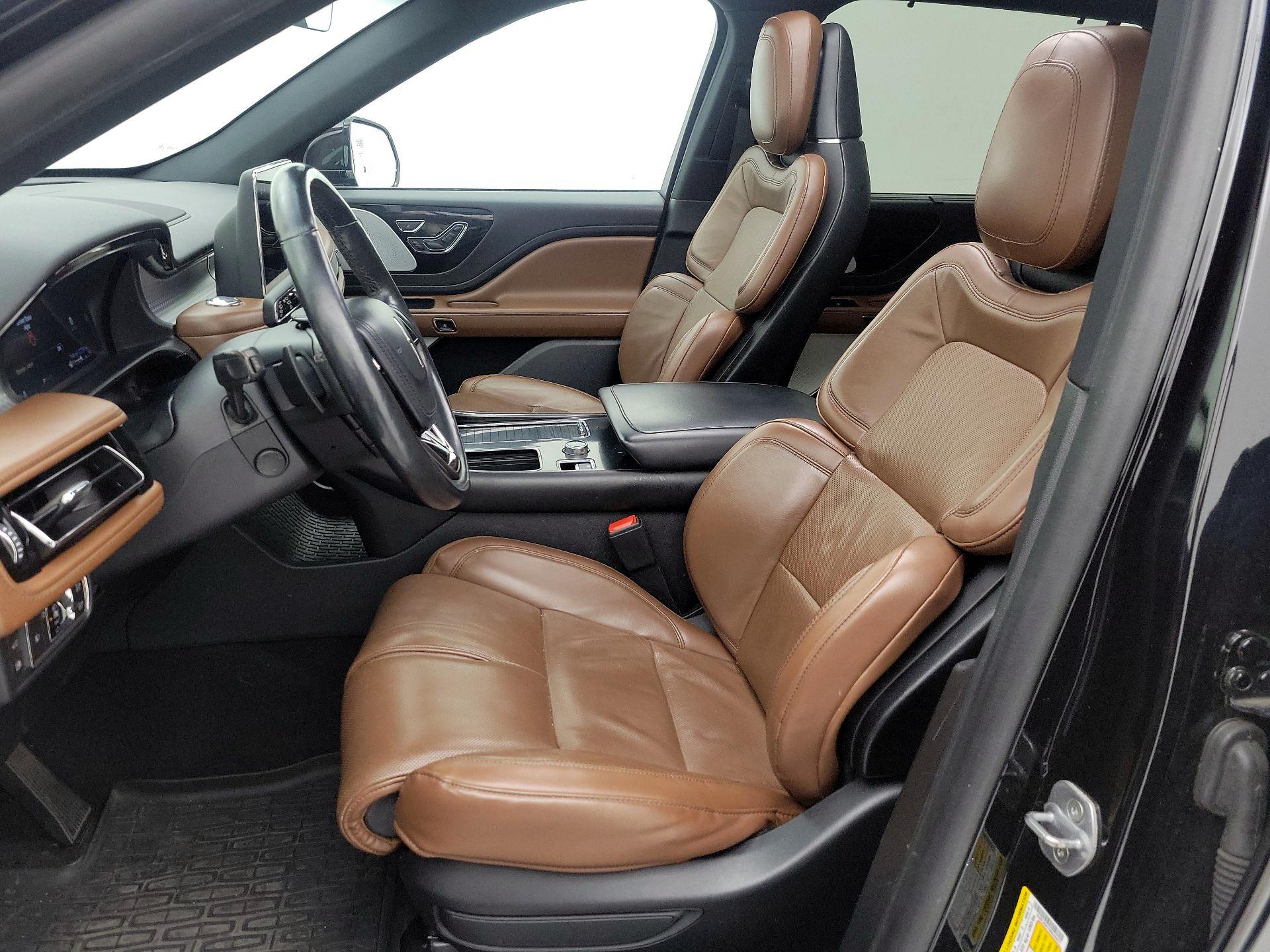 Thumbnail: 2022 Lincoln Aviator - 11