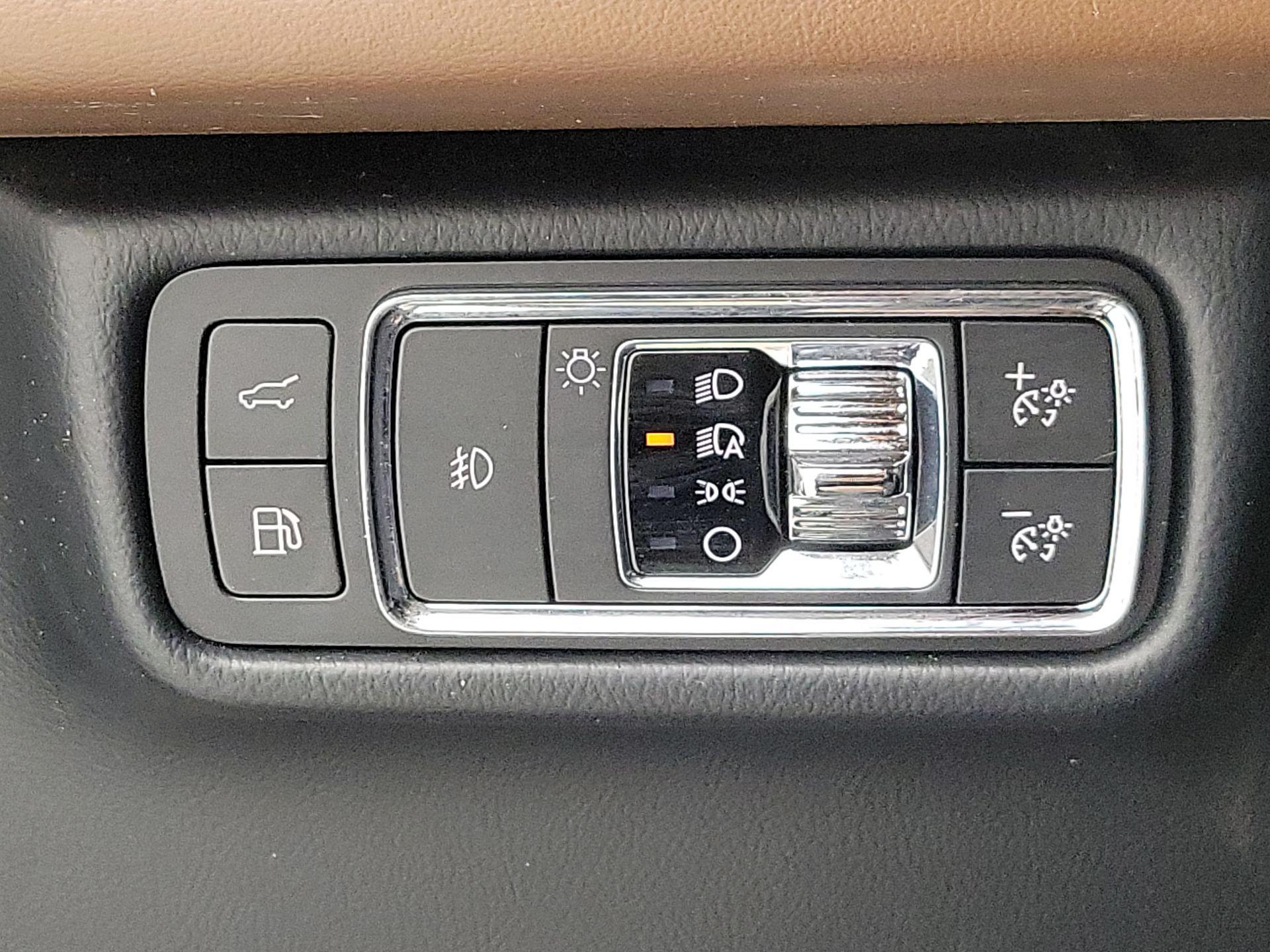 Thumbnail: 2022 Lincoln Aviator - 13