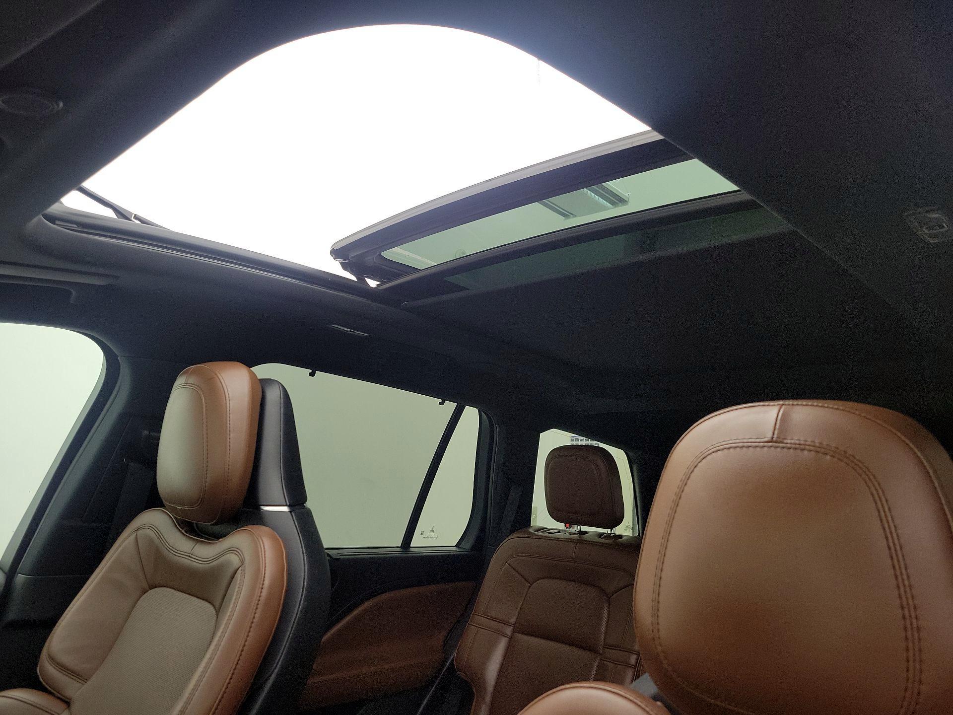 Thumbnail: 2022 Lincoln Aviator - 20