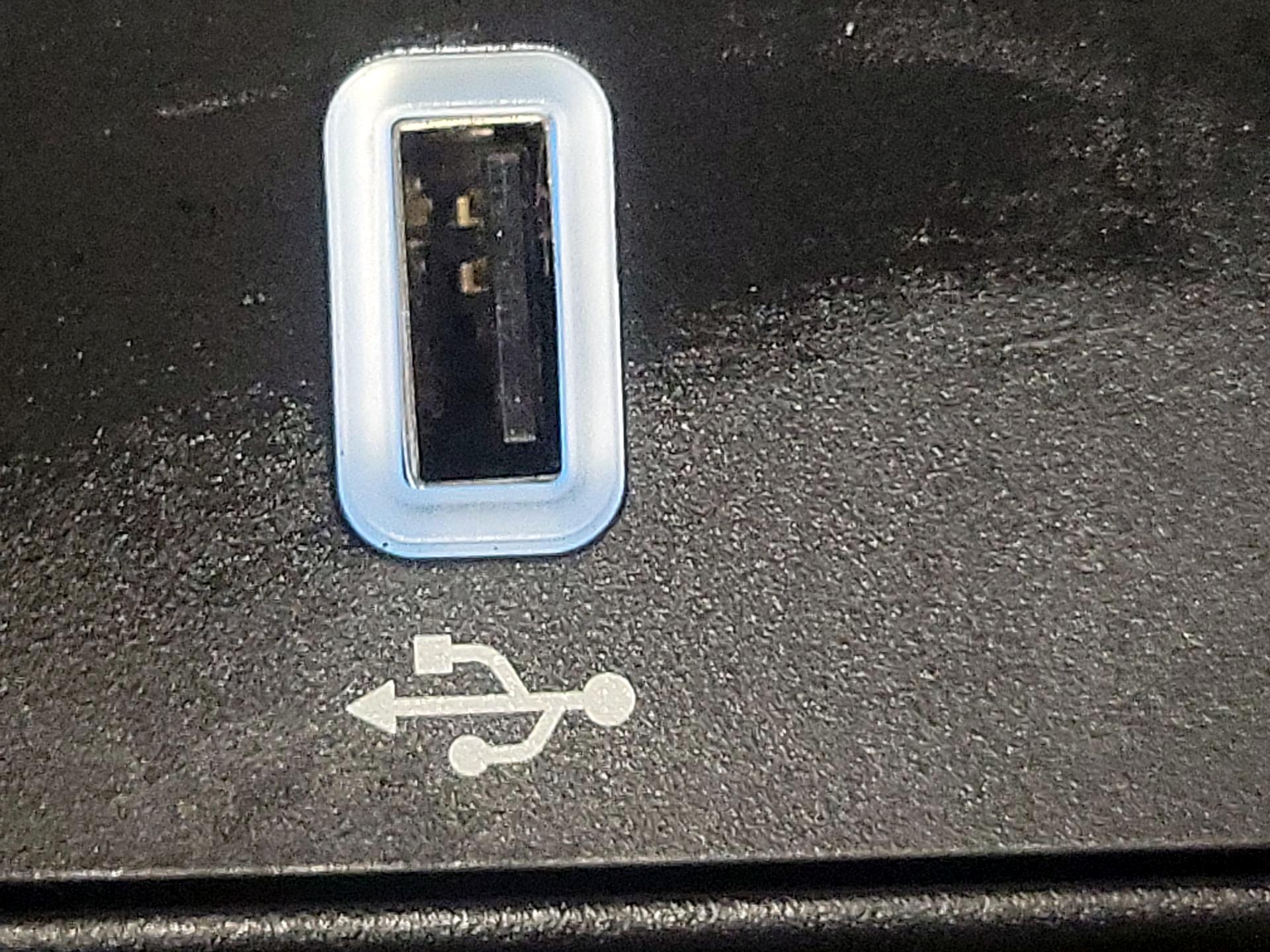 Thumbnail: 2016 Ford Focus - 19