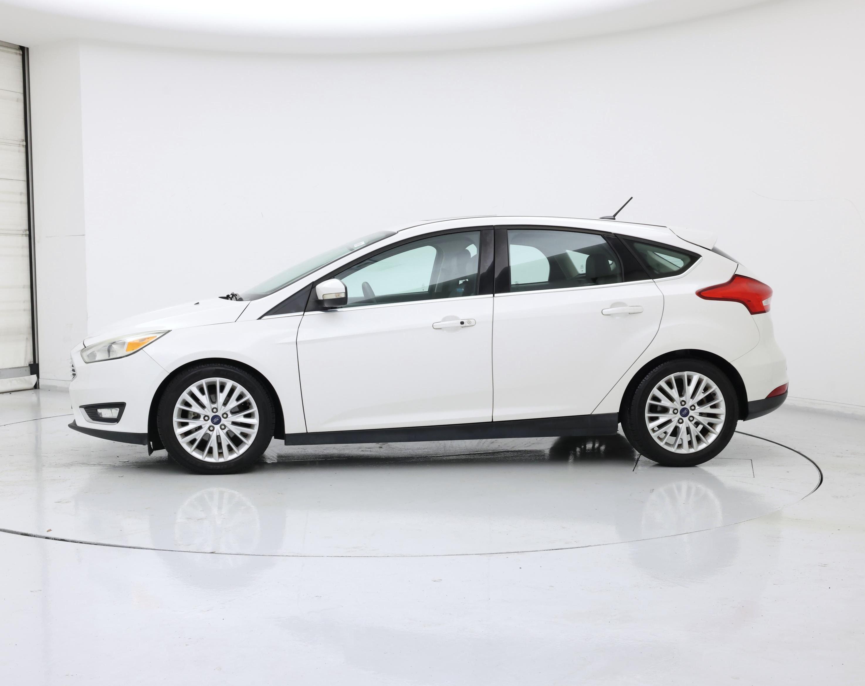 Thumbnail: 2016 Ford Focus - 3