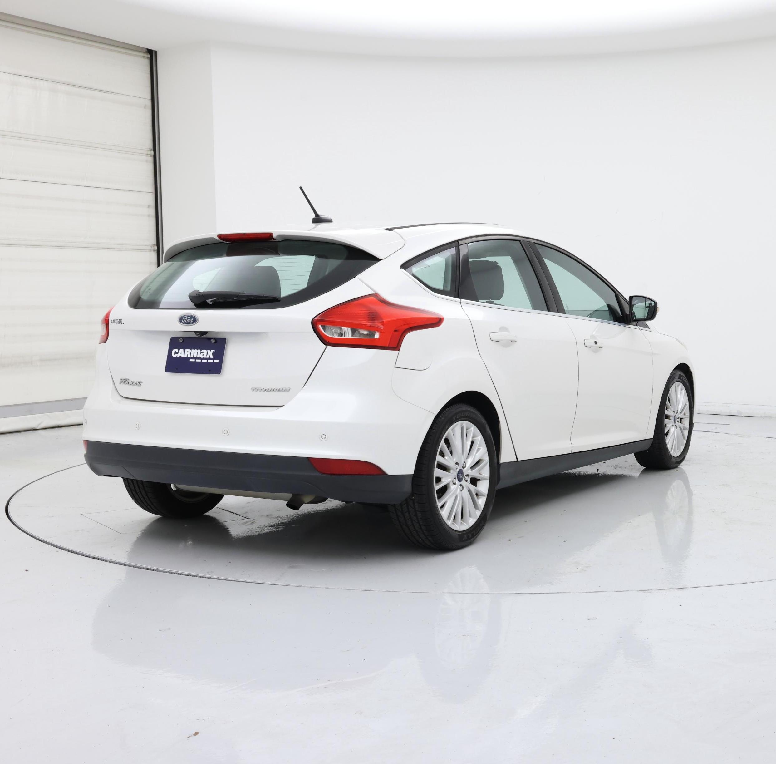 Thumbnail: 2016 Ford Focus - 8