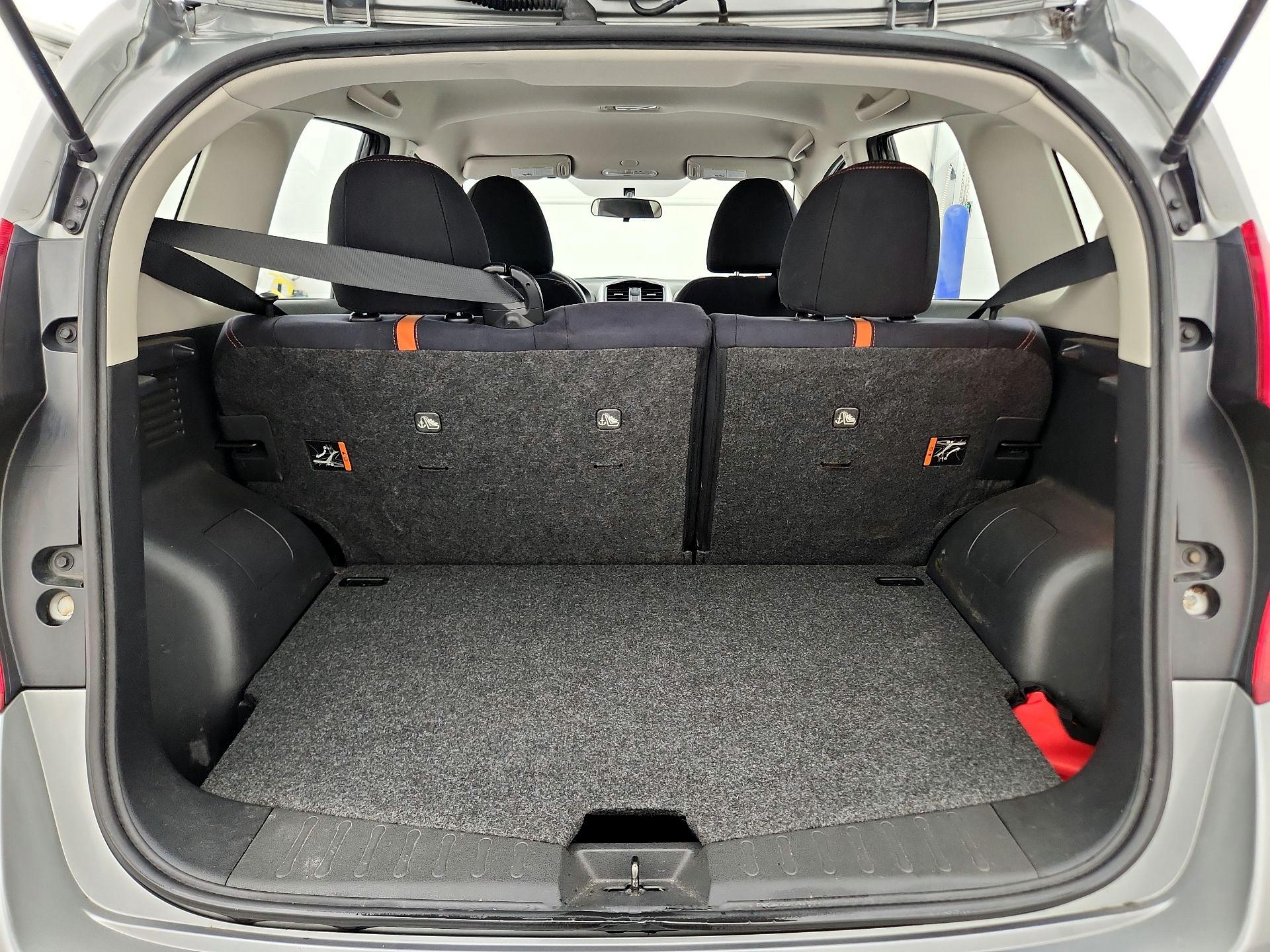 Thumbnail: 2015 Nissan Versa Note - 20