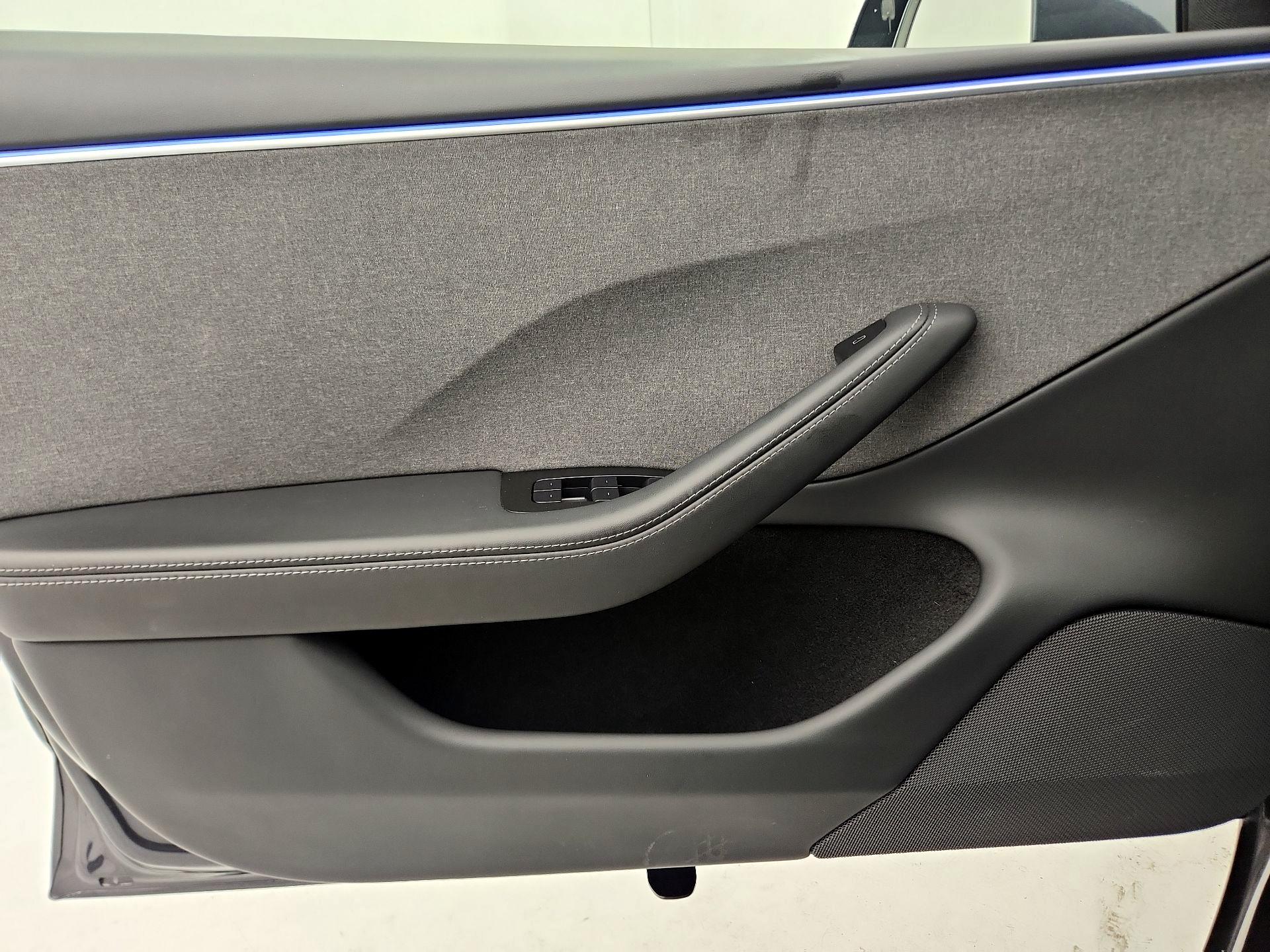 Thumbnail: 2025 Tesla Model 3 - 12