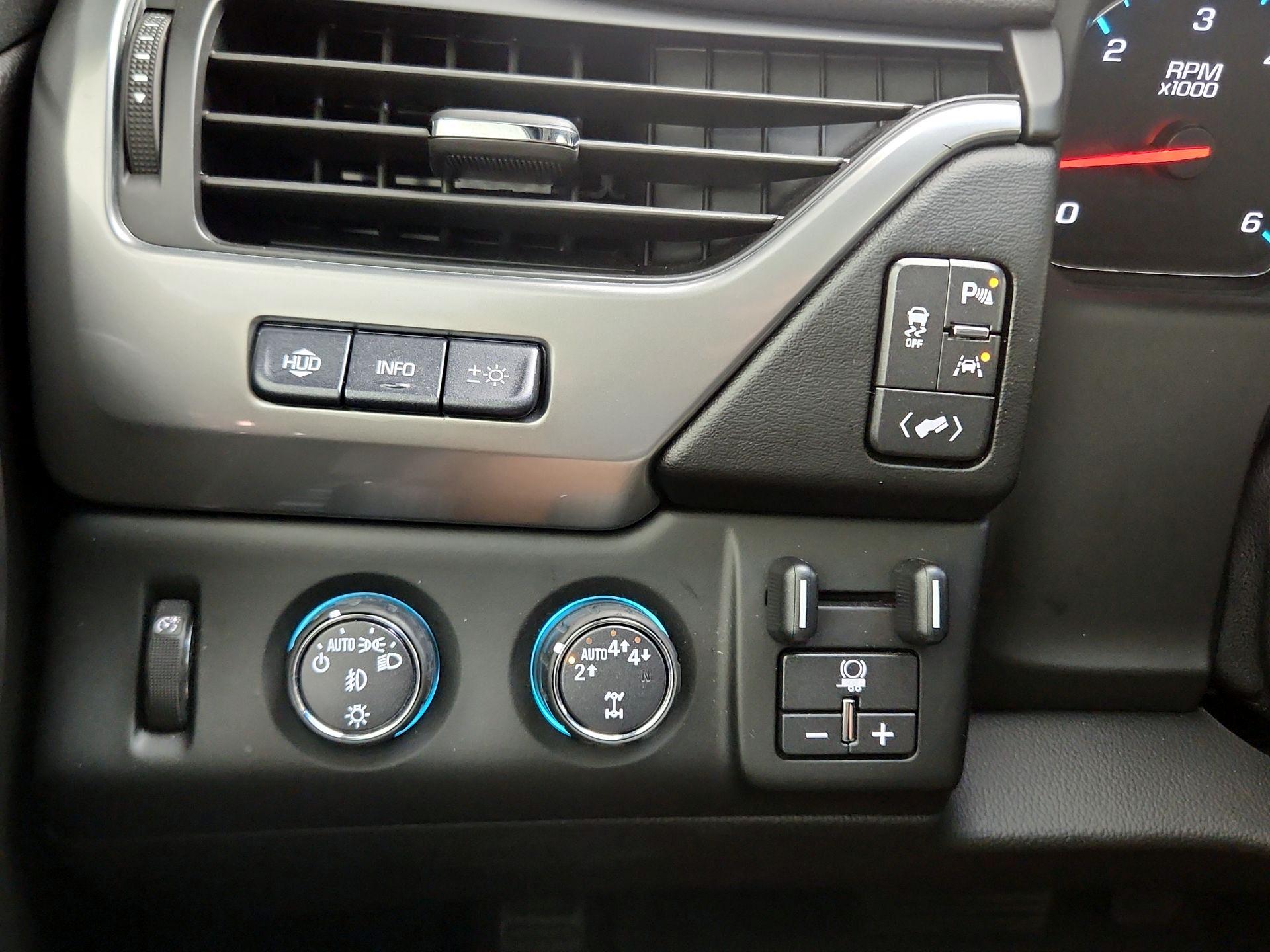 Thumbnail: 2017 Chevrolet Tahoe - 13