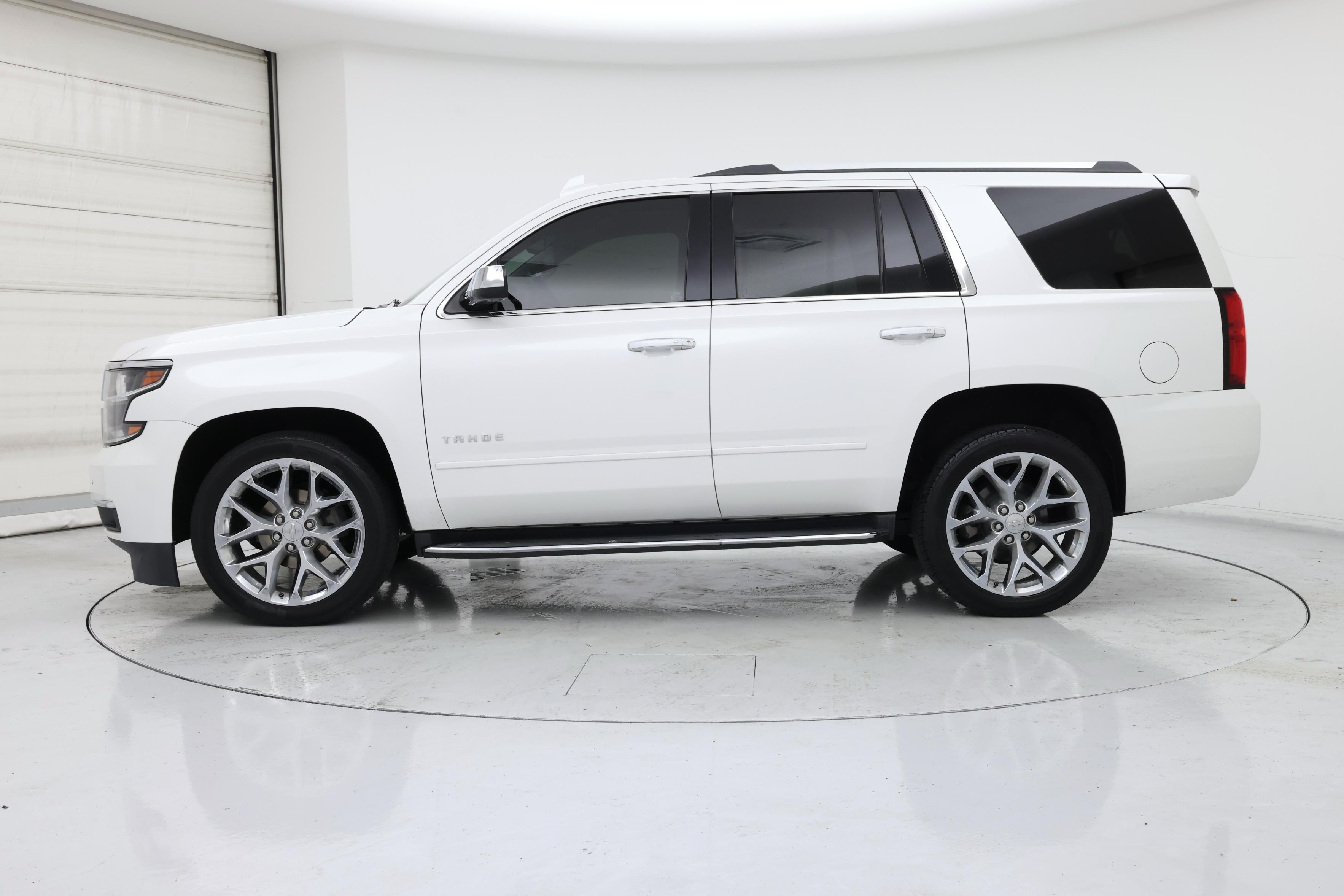 Thumbnail: 2017 Chevrolet Tahoe - 3