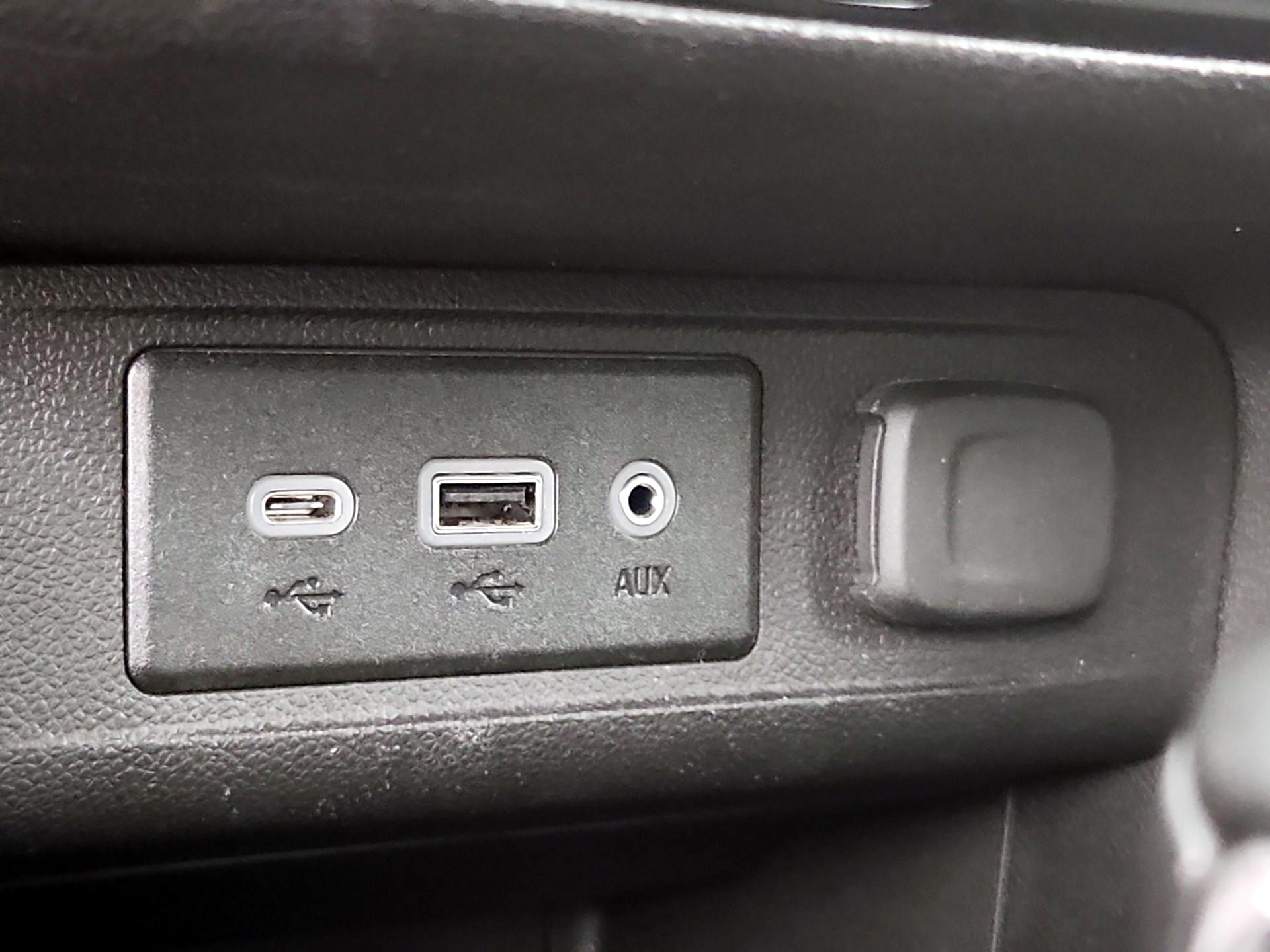 Thumbnail: 2021 Buick Encore GX - 18