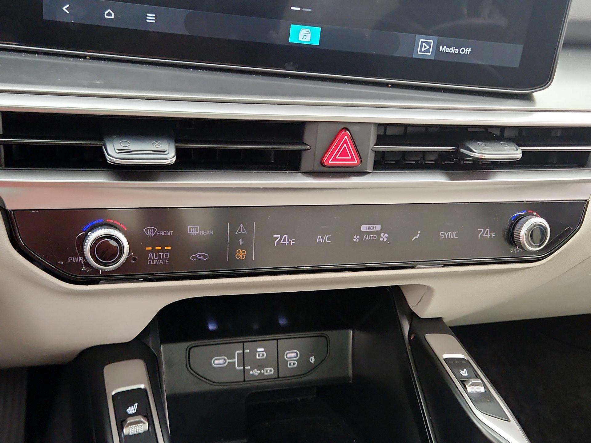 Thumbnail: 2025 Kia Sorento - 17