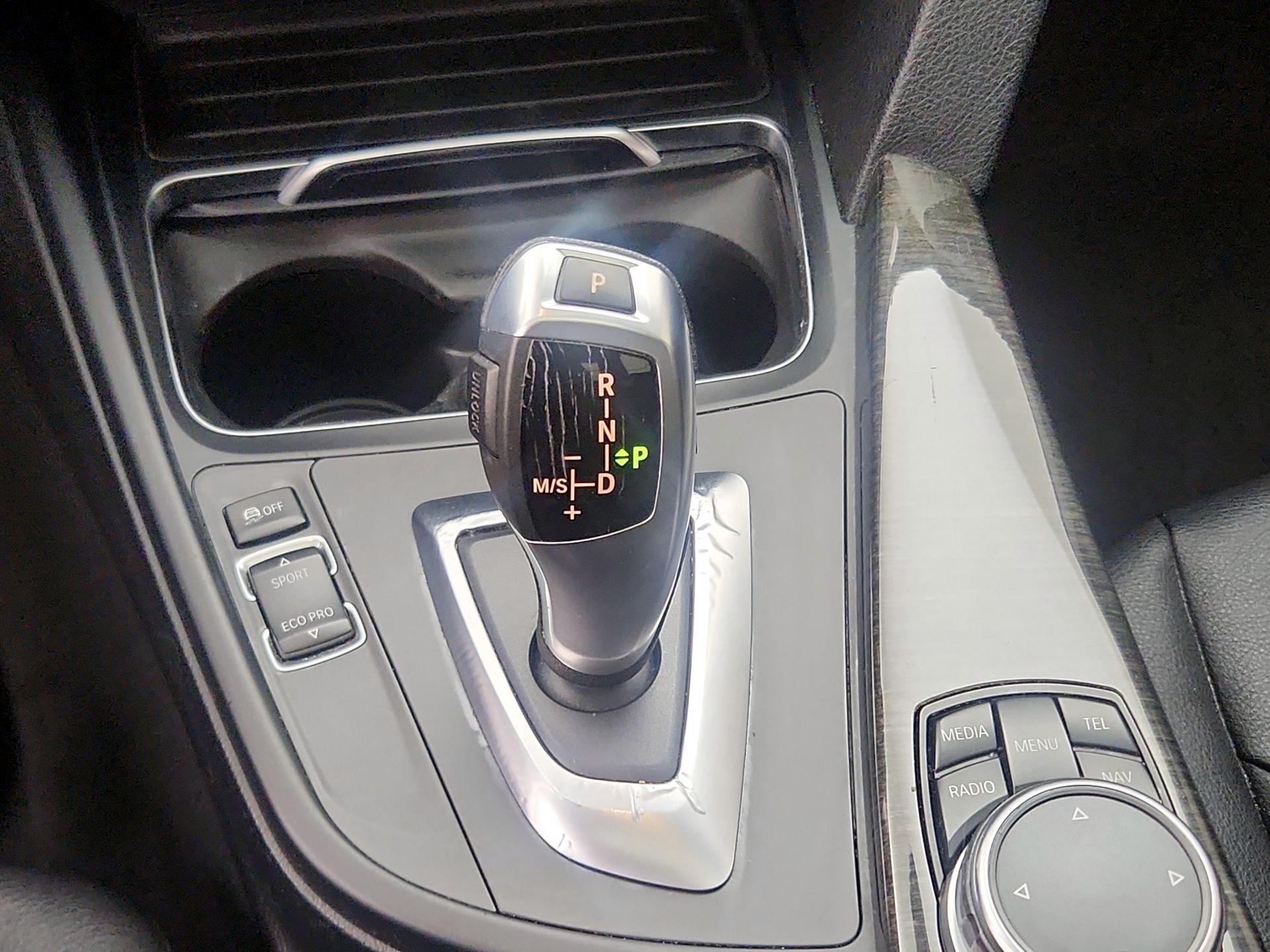 Thumbnail: 2016 BMW 3 Series - 17