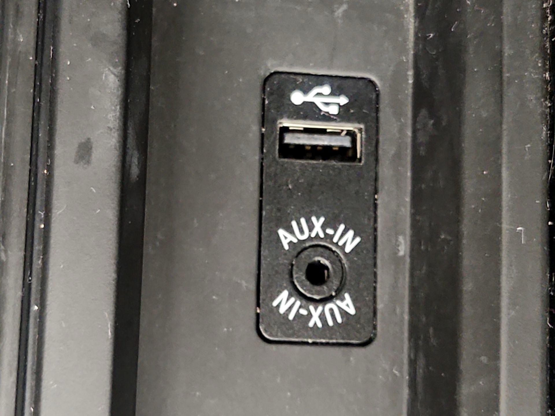 Thumbnail: 2016 BMW 3 Series - 18