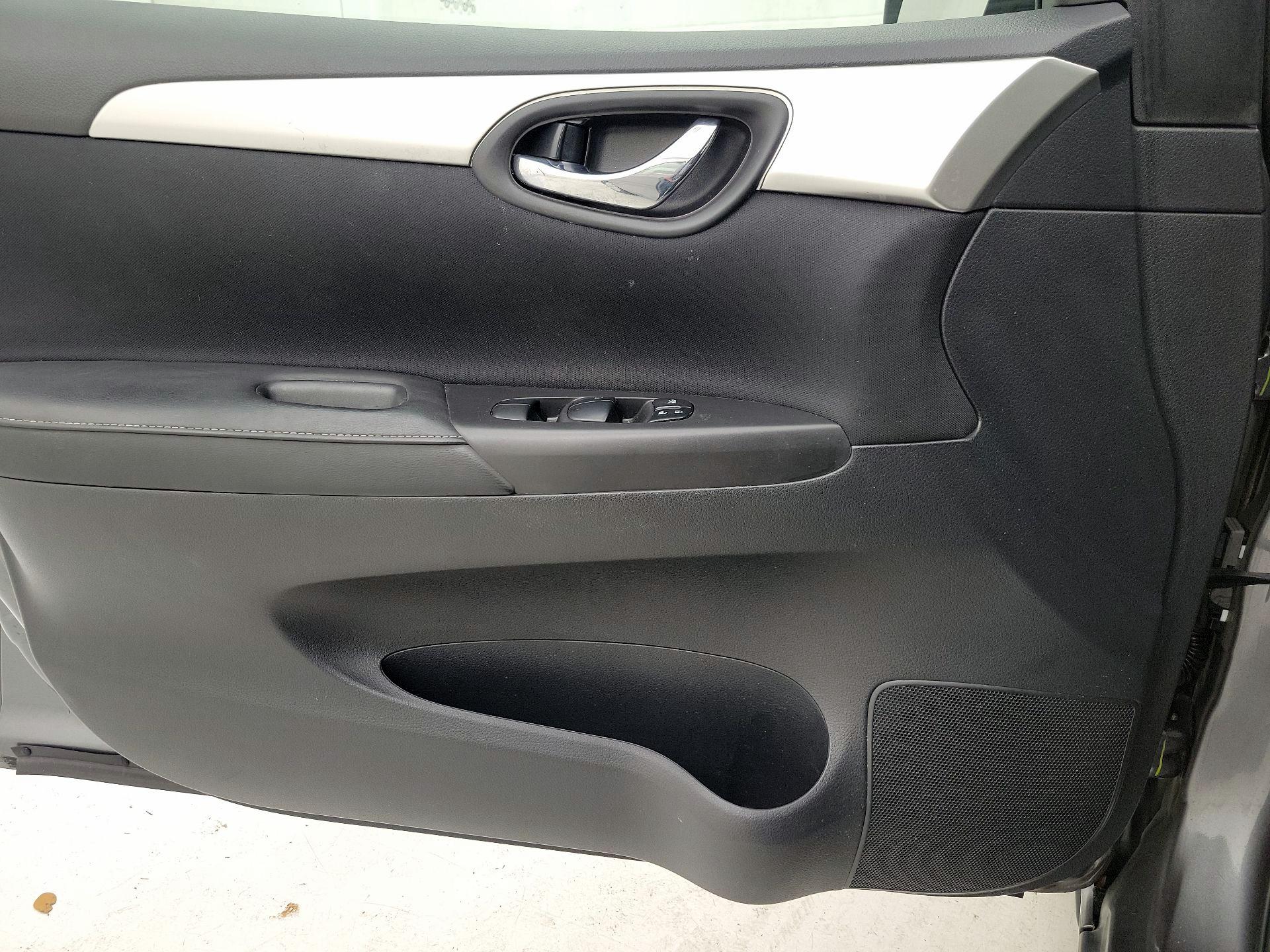 Thumbnail: 2019 Nissan Sentra - 12