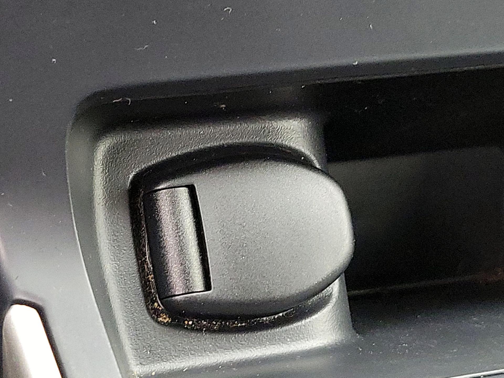 Thumbnail: 2019 Nissan Sentra - 18