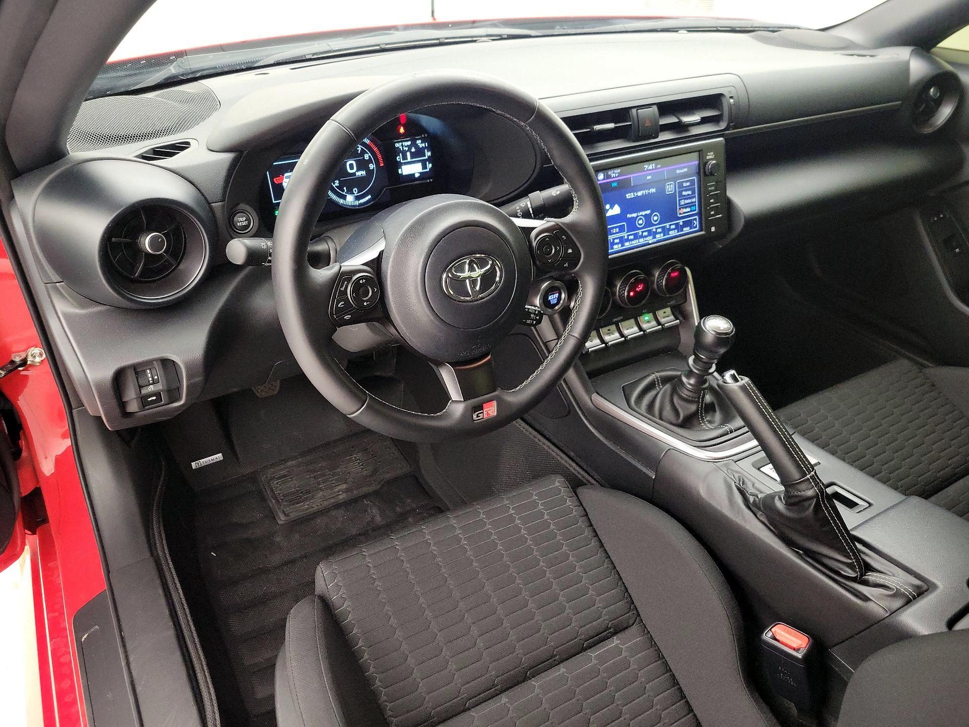 Thumbnail: 2025 Toyota GR86 - 9