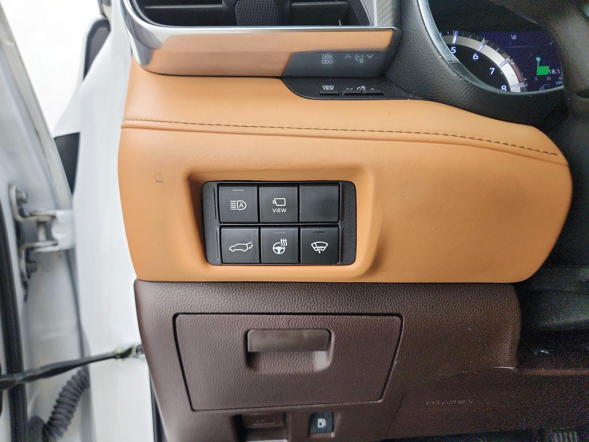 Thumbnail: 2022 Toyota Highlander - 13