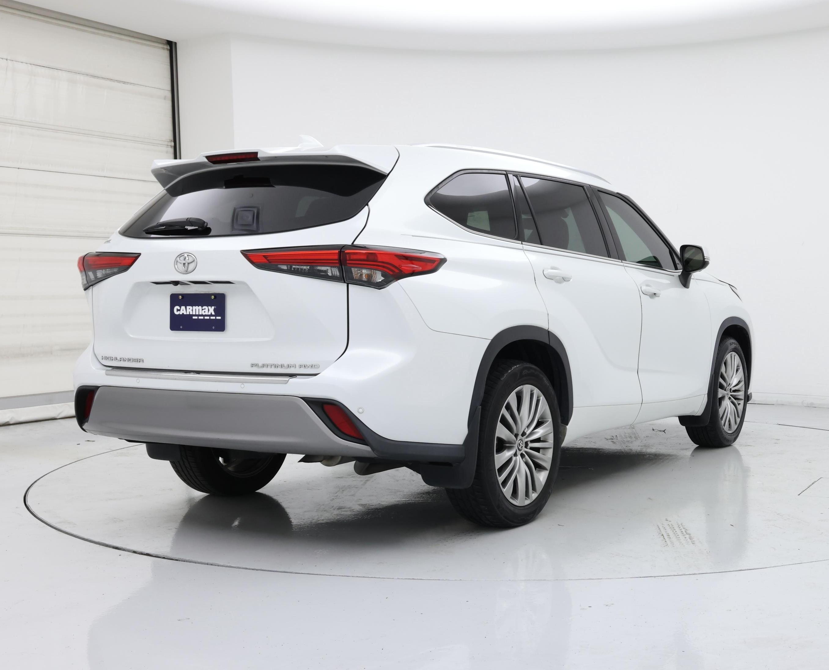 Thumbnail: 2022 Toyota Highlander - 8