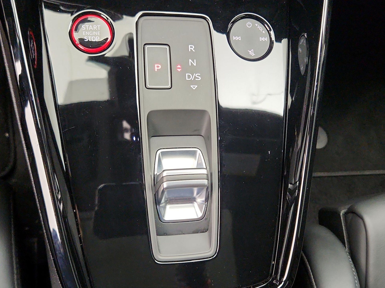 2024 Audi RS 3 Base - Photo 18