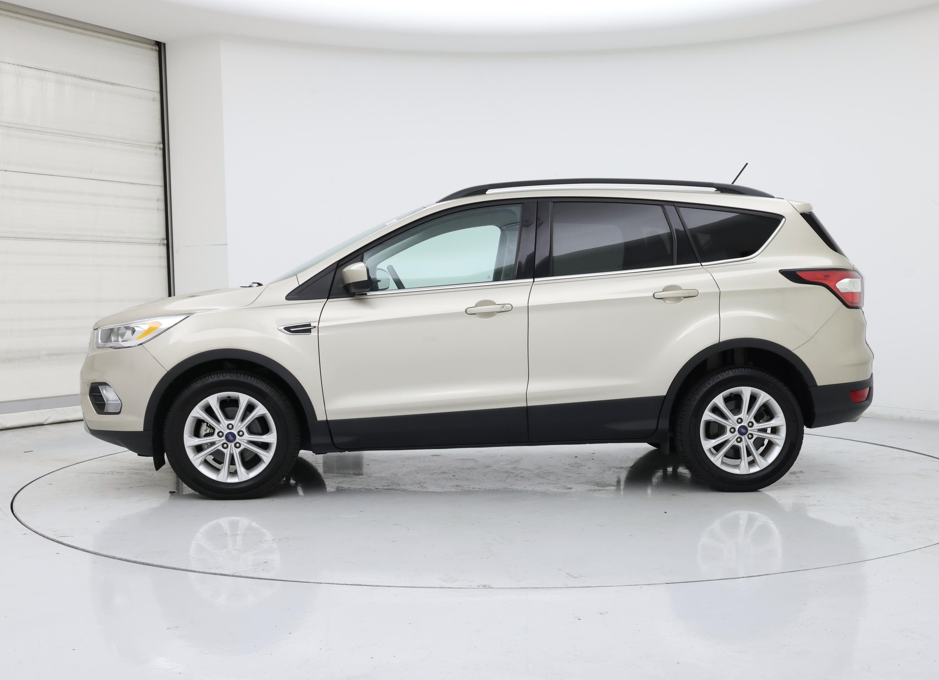 Thumbnail: 2018 Ford Escape - 3