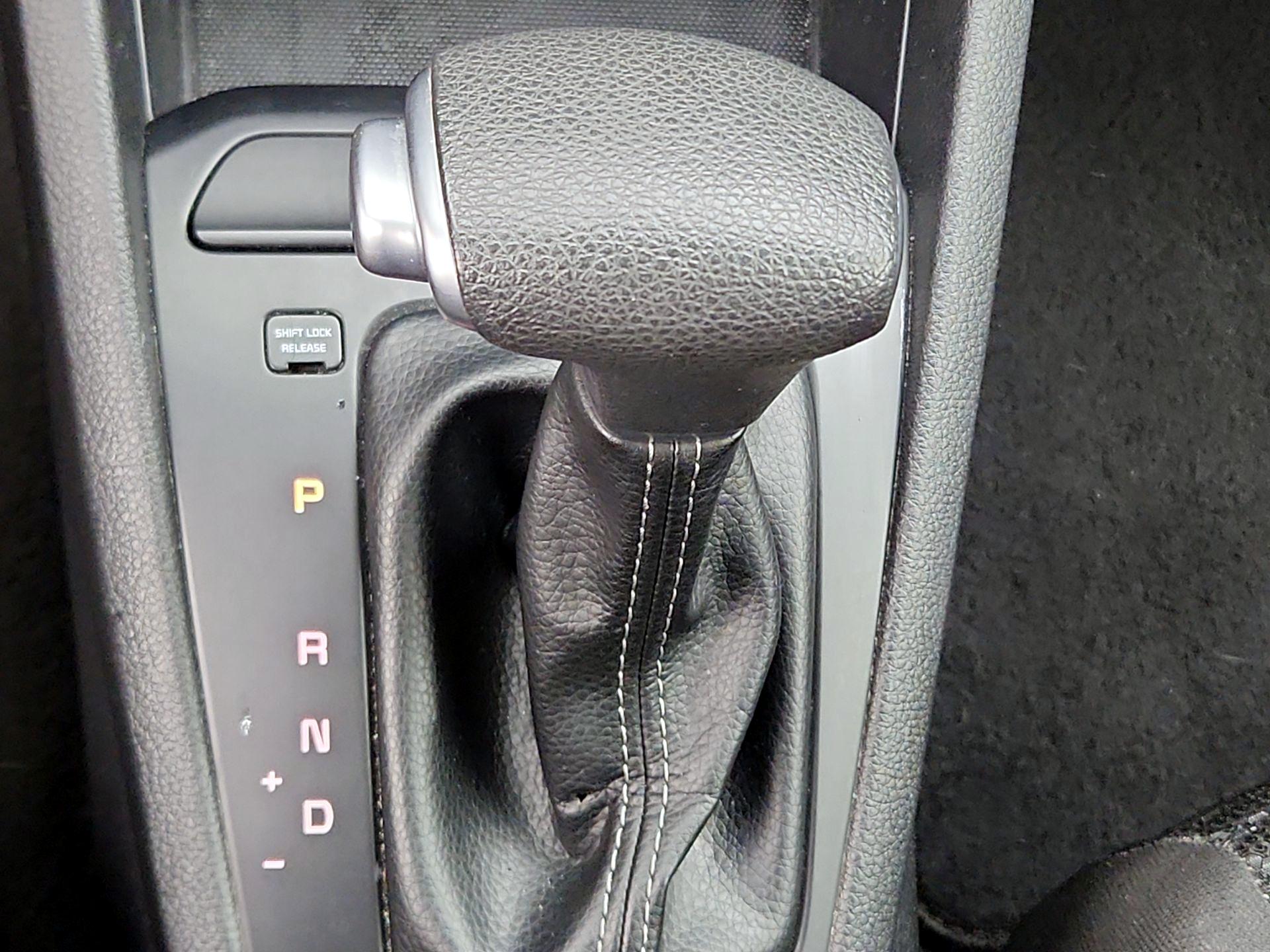 Thumbnail: 2018 Kia Rio5 - 17