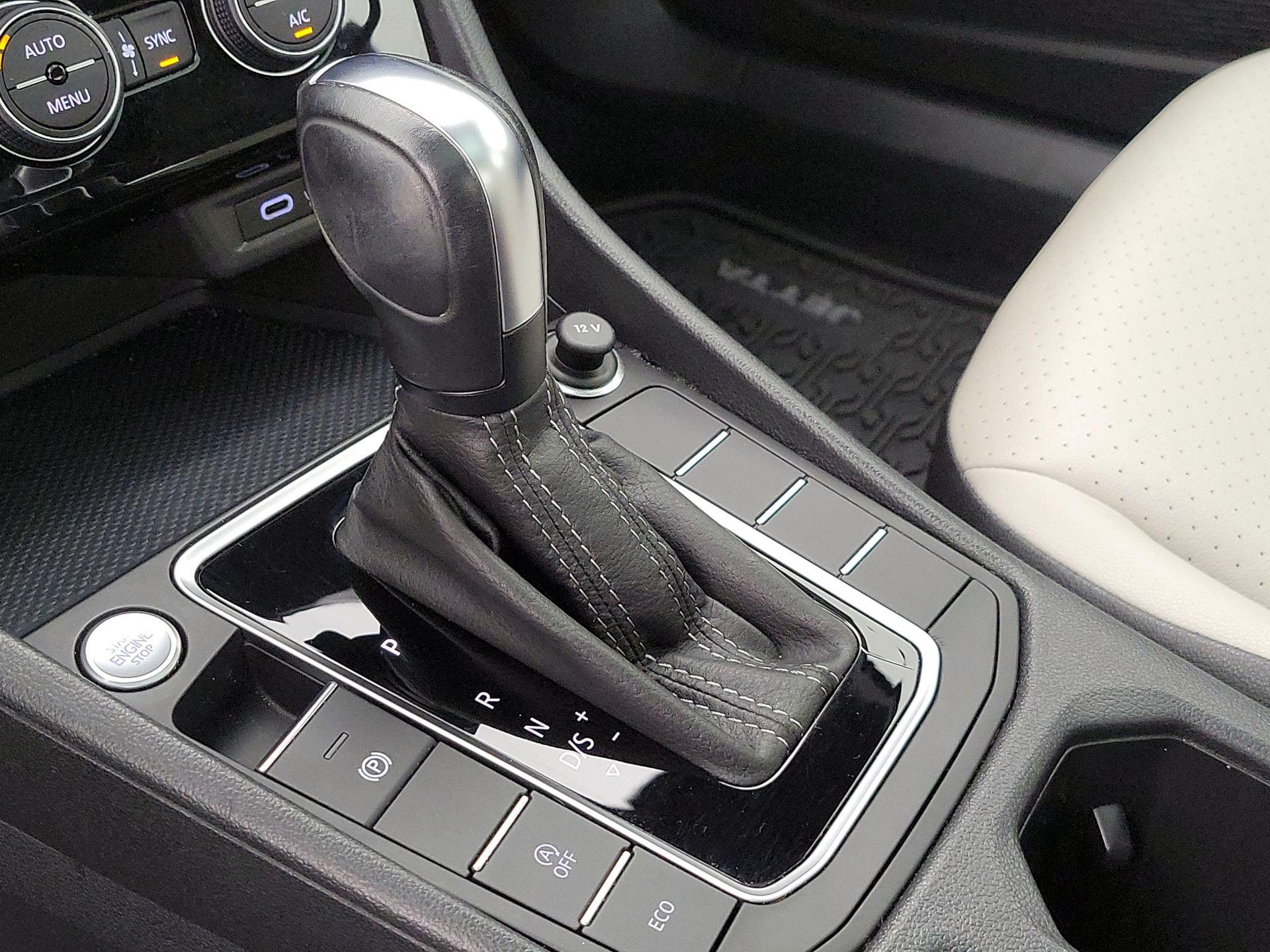 Thumbnail: 2020 Volkswagen Jetta - 17