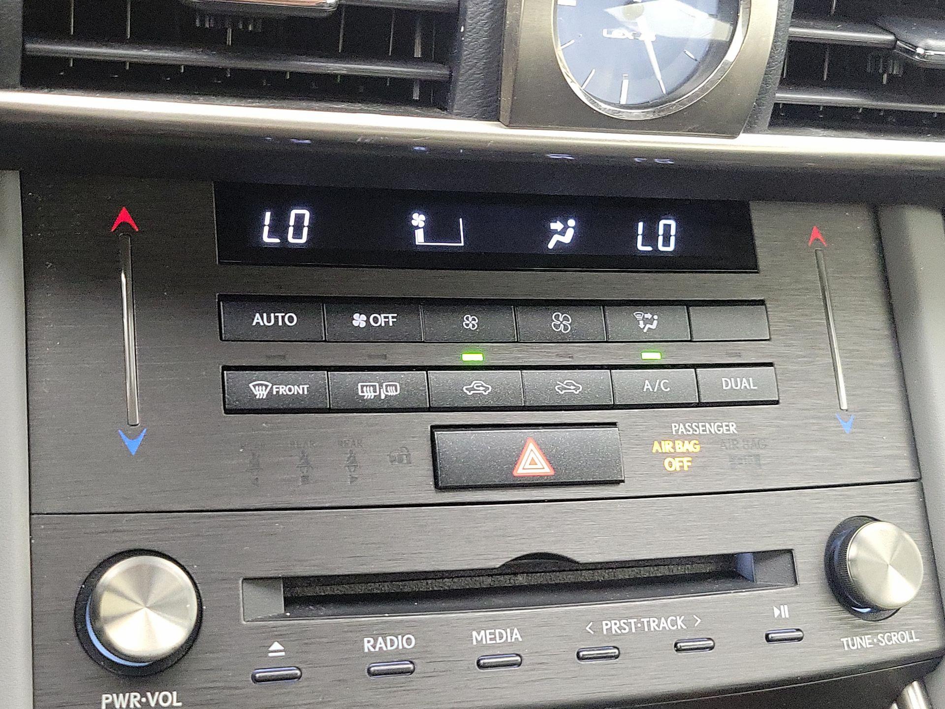 Thumbnail: 2020 Lexus IS - 17