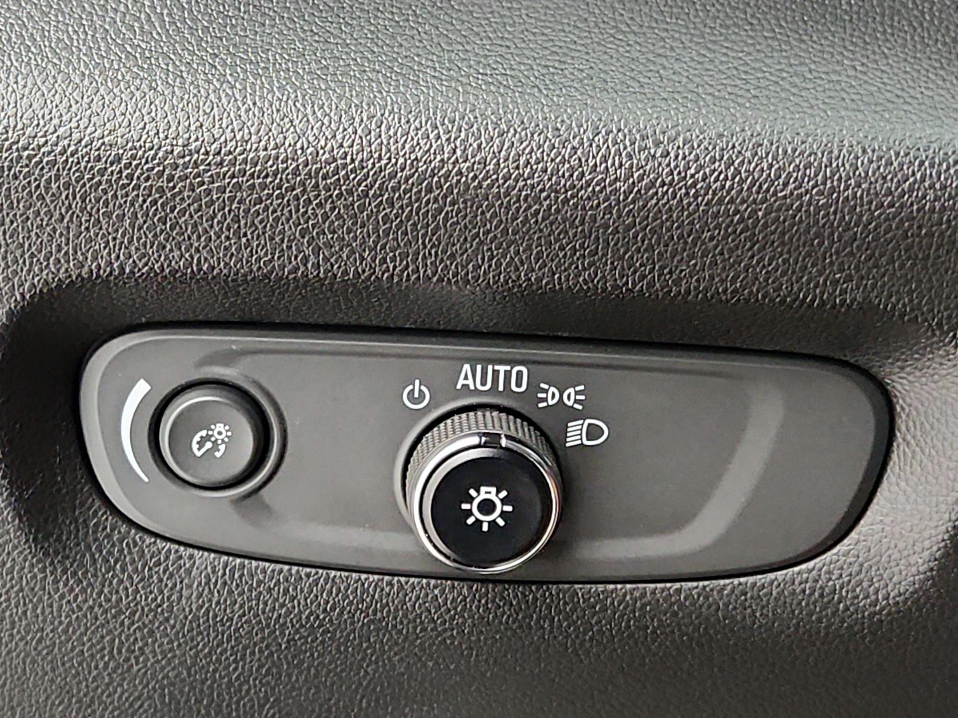 Thumbnail: 2023 Chevrolet Traverse - 13