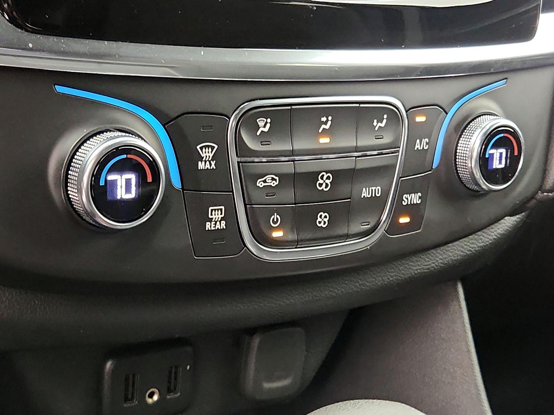 Thumbnail: 2023 Chevrolet Traverse - 16