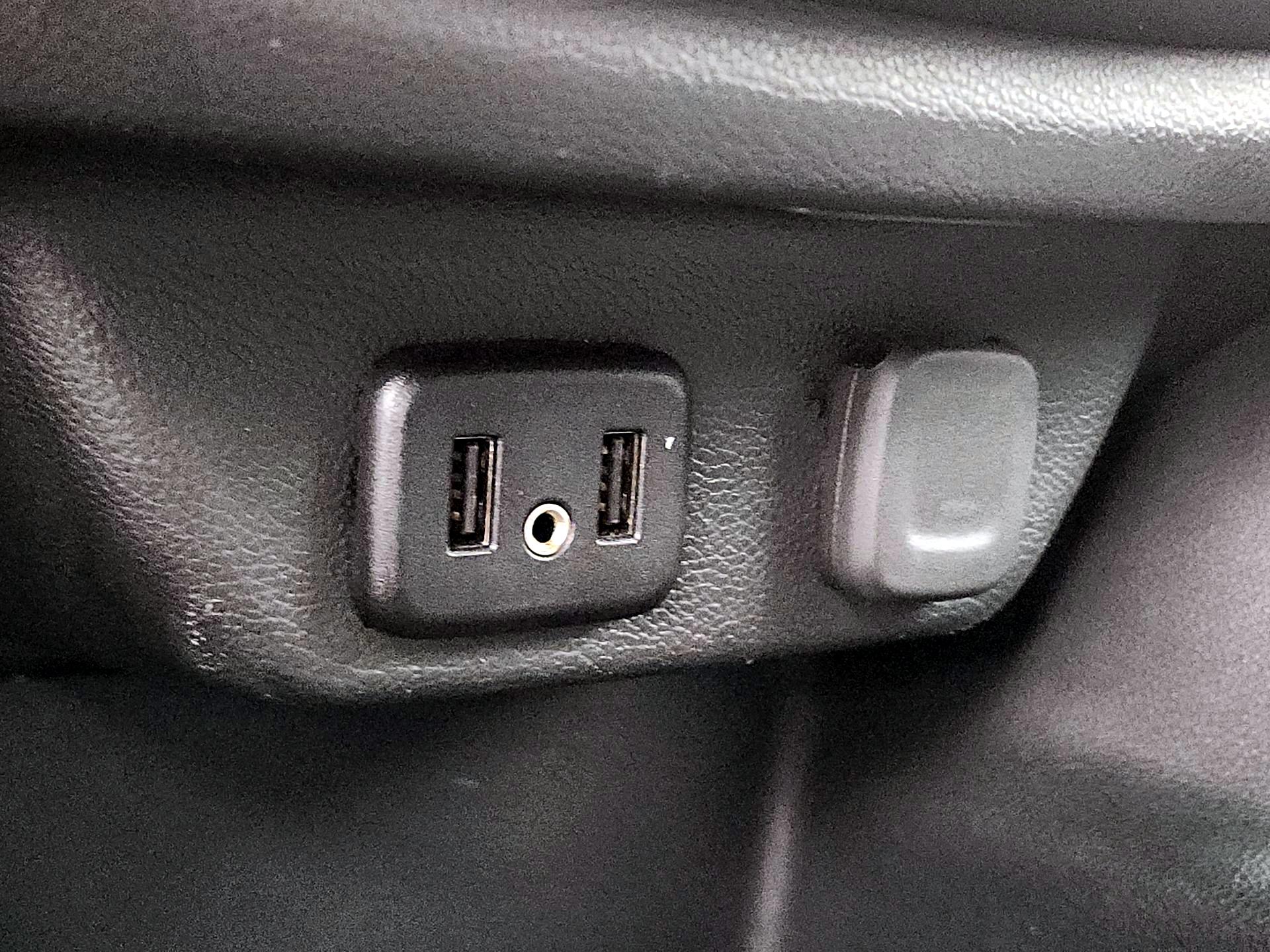 Thumbnail: 2023 Chevrolet Traverse - 18