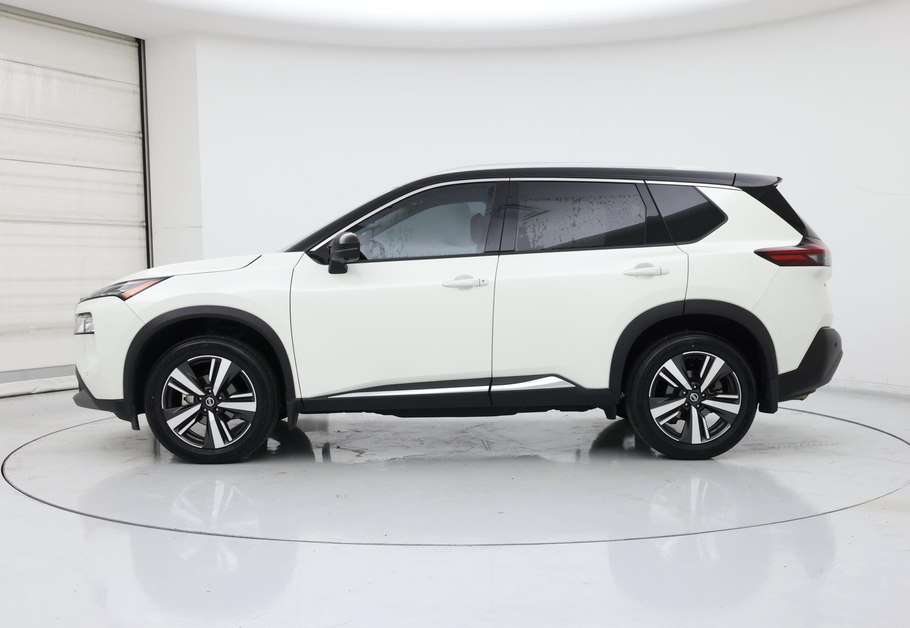 Thumbnail: 2021 Nissan Rogue - 3