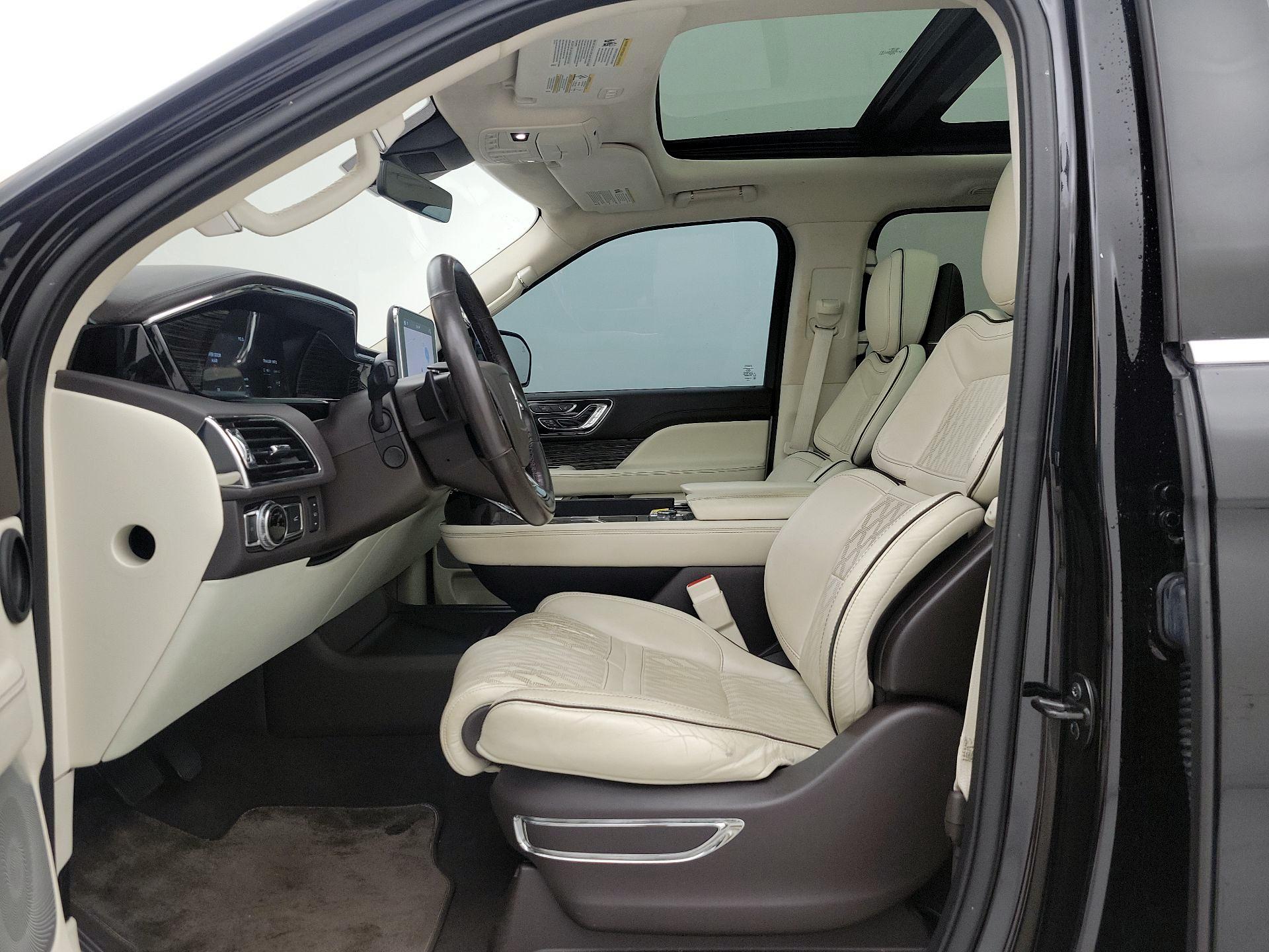 Thumbnail: 2019 Lincoln Navigator - 11