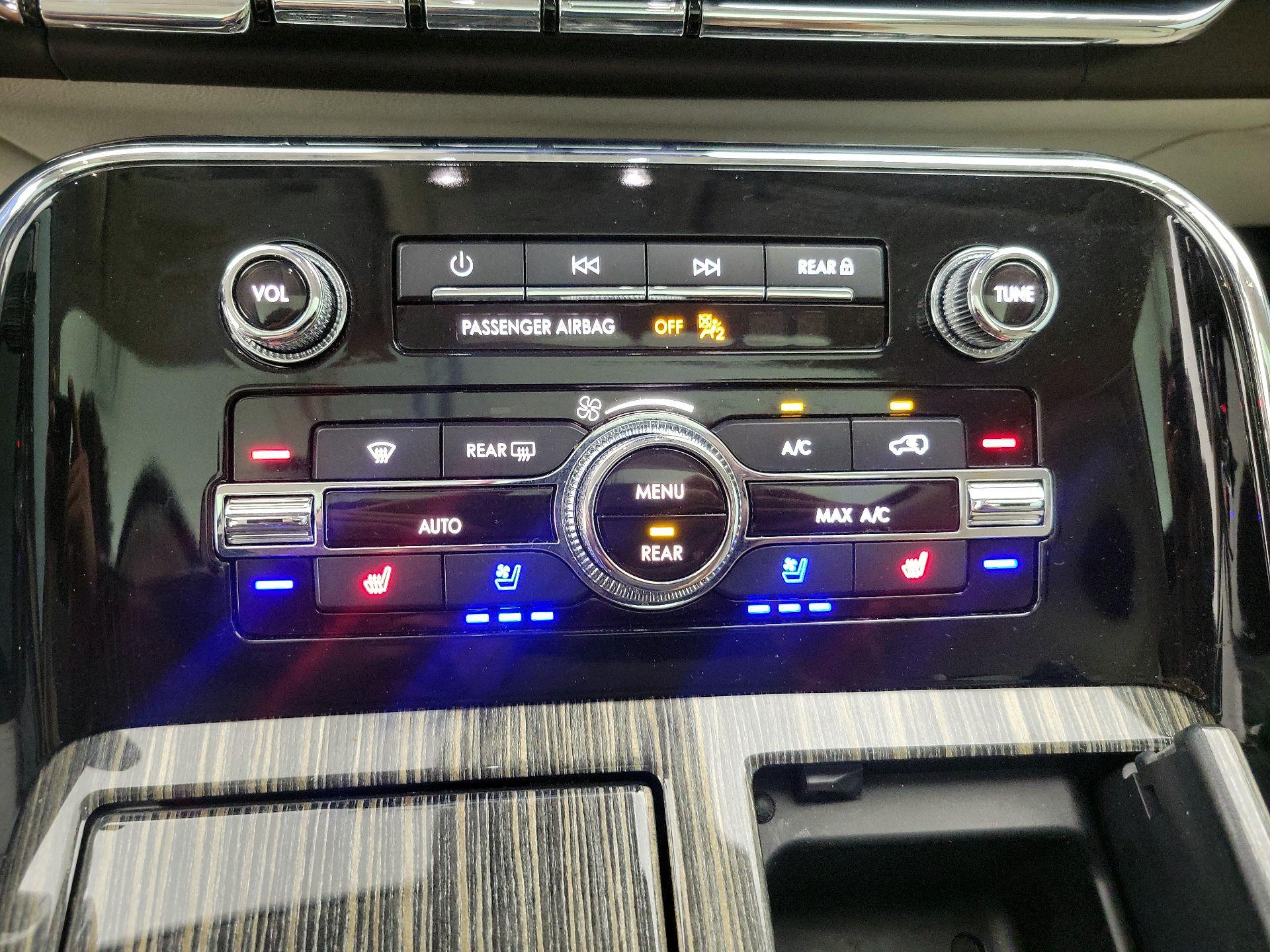 Thumbnail: 2019 Lincoln Navigator - 17