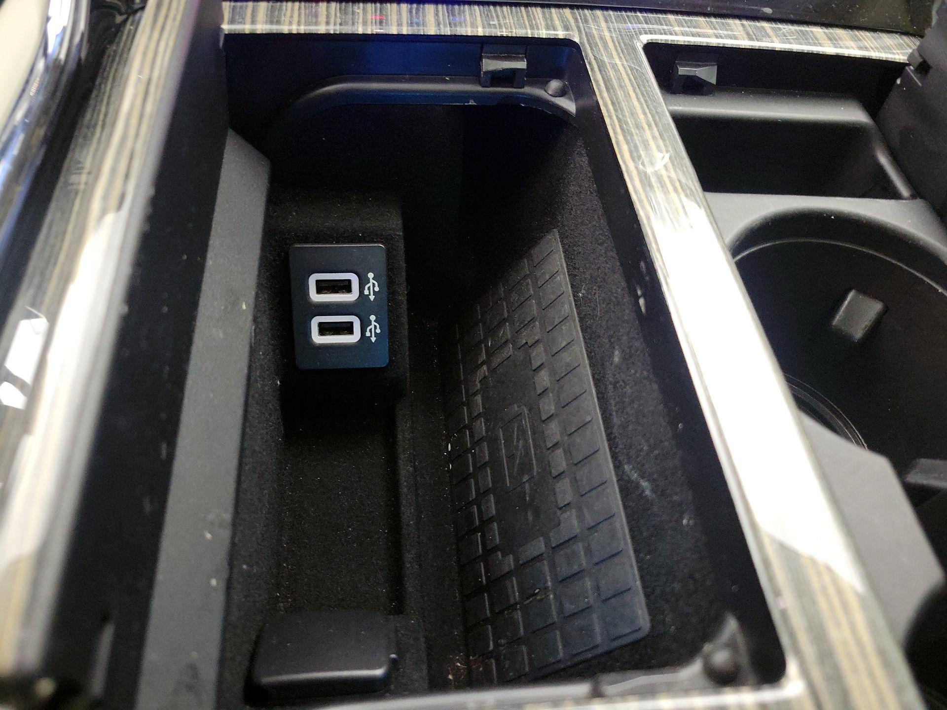 Thumbnail: 2019 Lincoln Navigator - 19