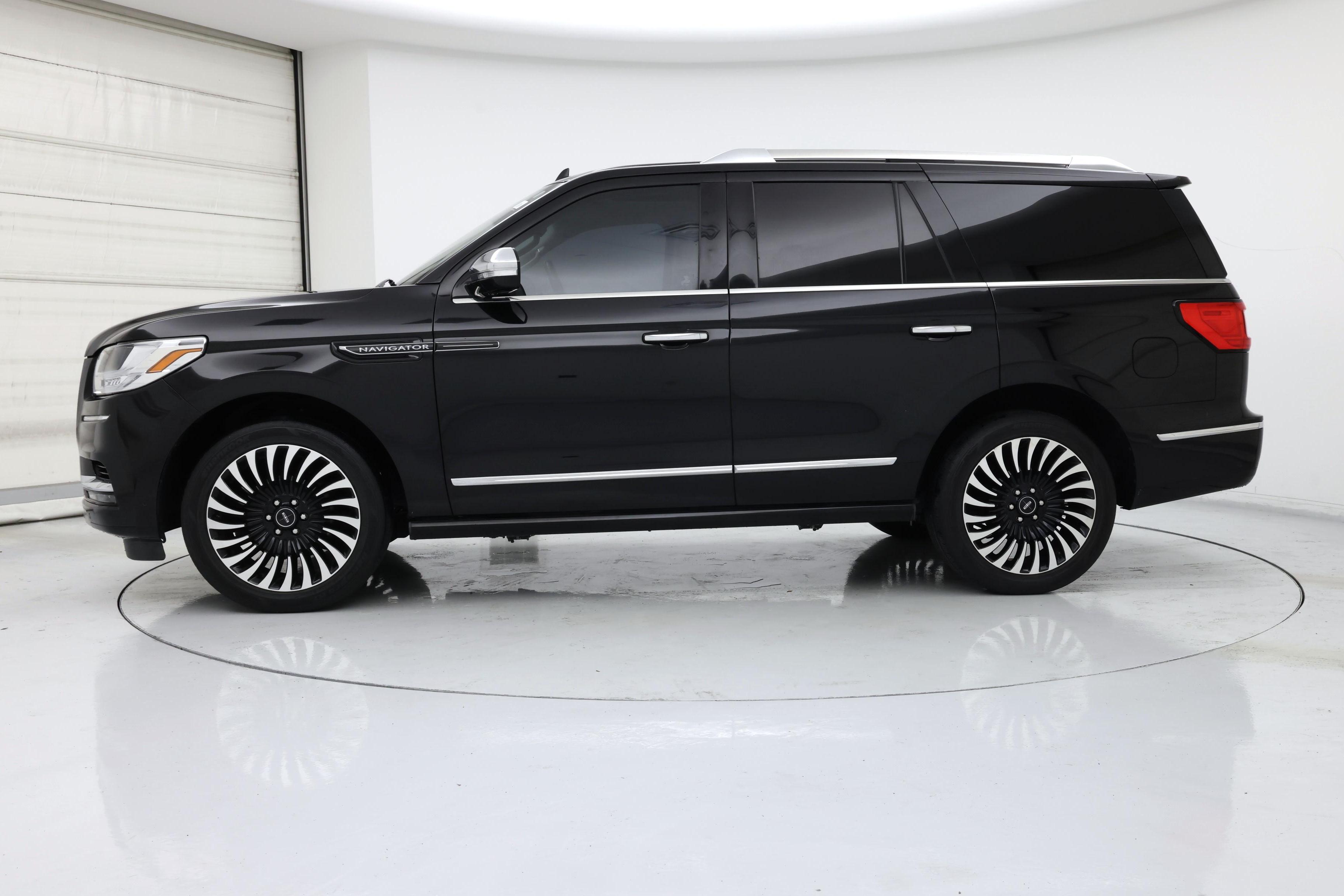 Thumbnail: 2019 Lincoln Navigator - 3