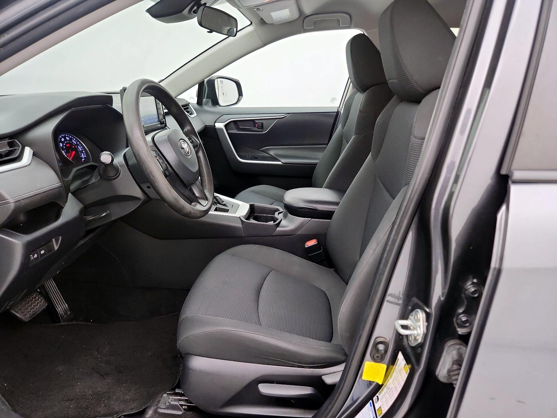 Thumbnail: 2020 Toyota RAV4 - 11