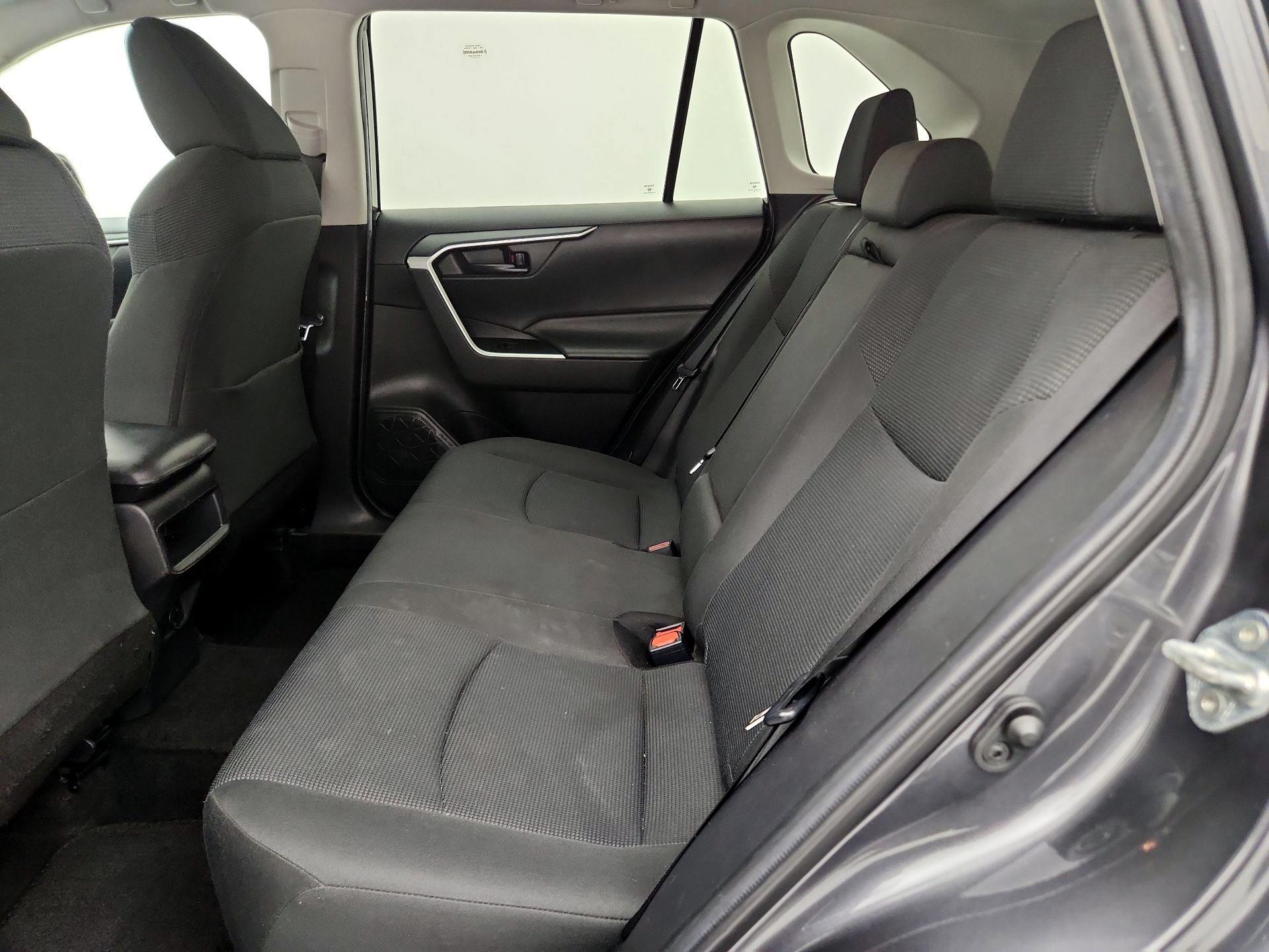 Thumbnail: 2020 Toyota RAV4 - 18