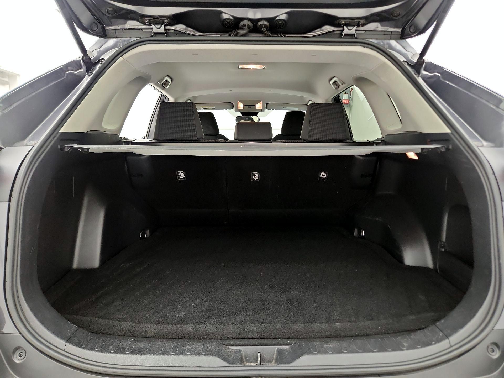 Thumbnail: 2020 Toyota RAV4 - 19