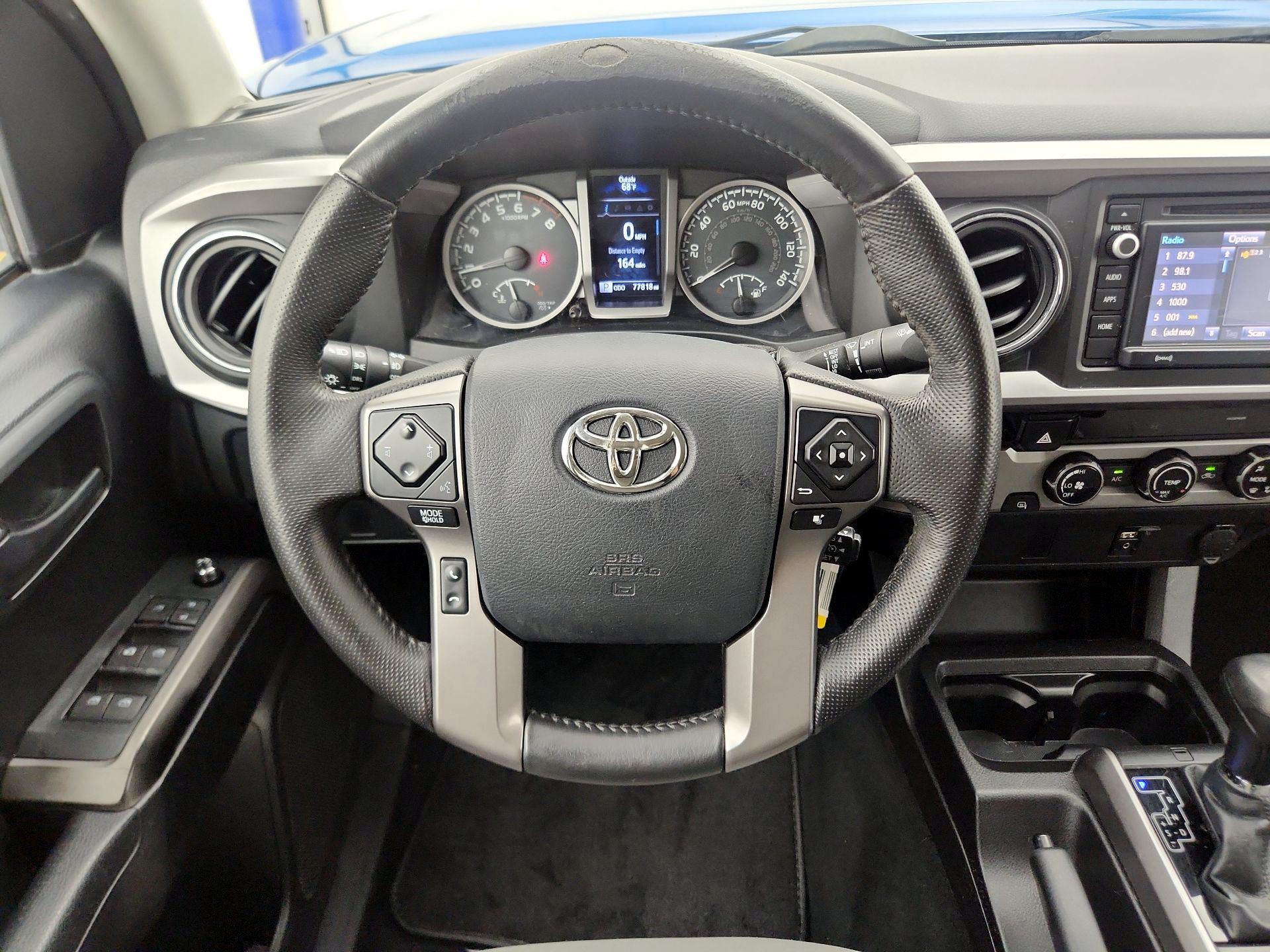 Thumbnail: 2016 Toyota Tacoma - 10