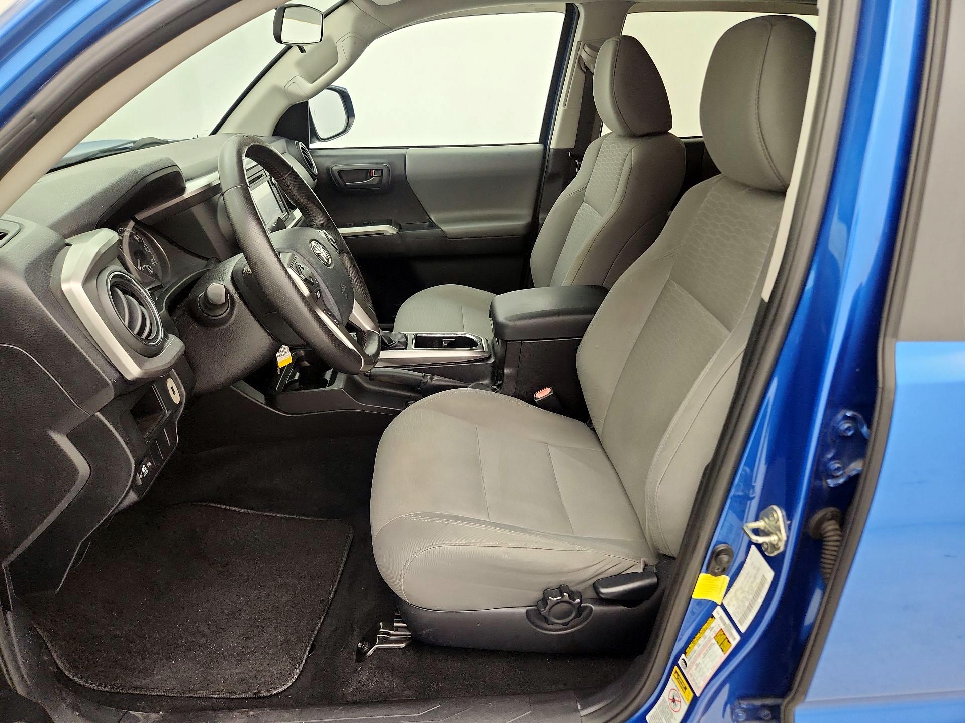 Thumbnail: 2016 Toyota Tacoma - 11