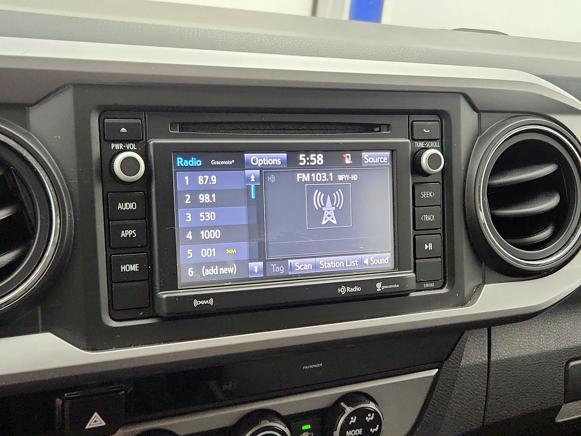 Thumbnail: 2016 Toyota Tacoma - 15