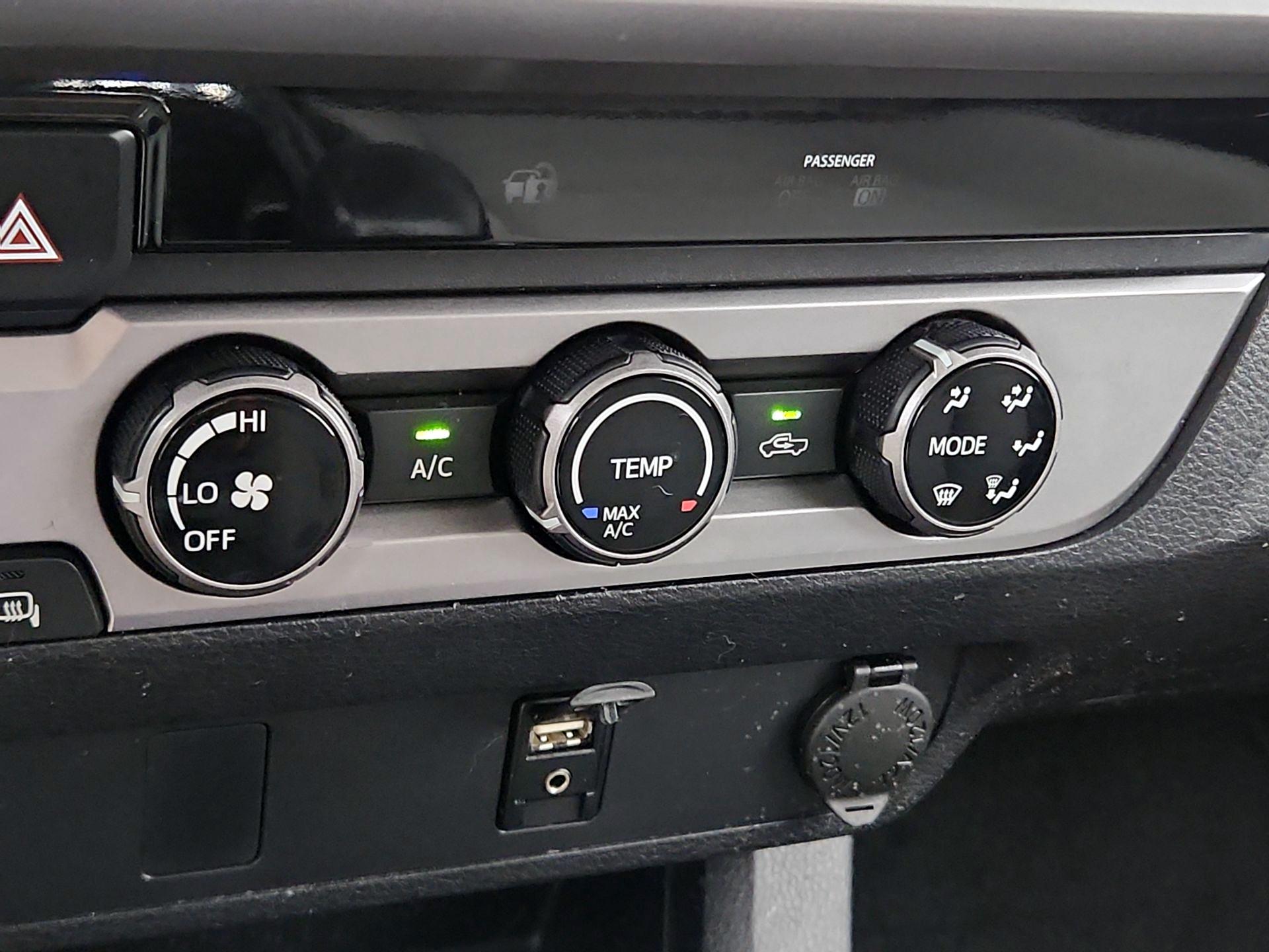 Thumbnail: 2016 Toyota Tacoma - 16