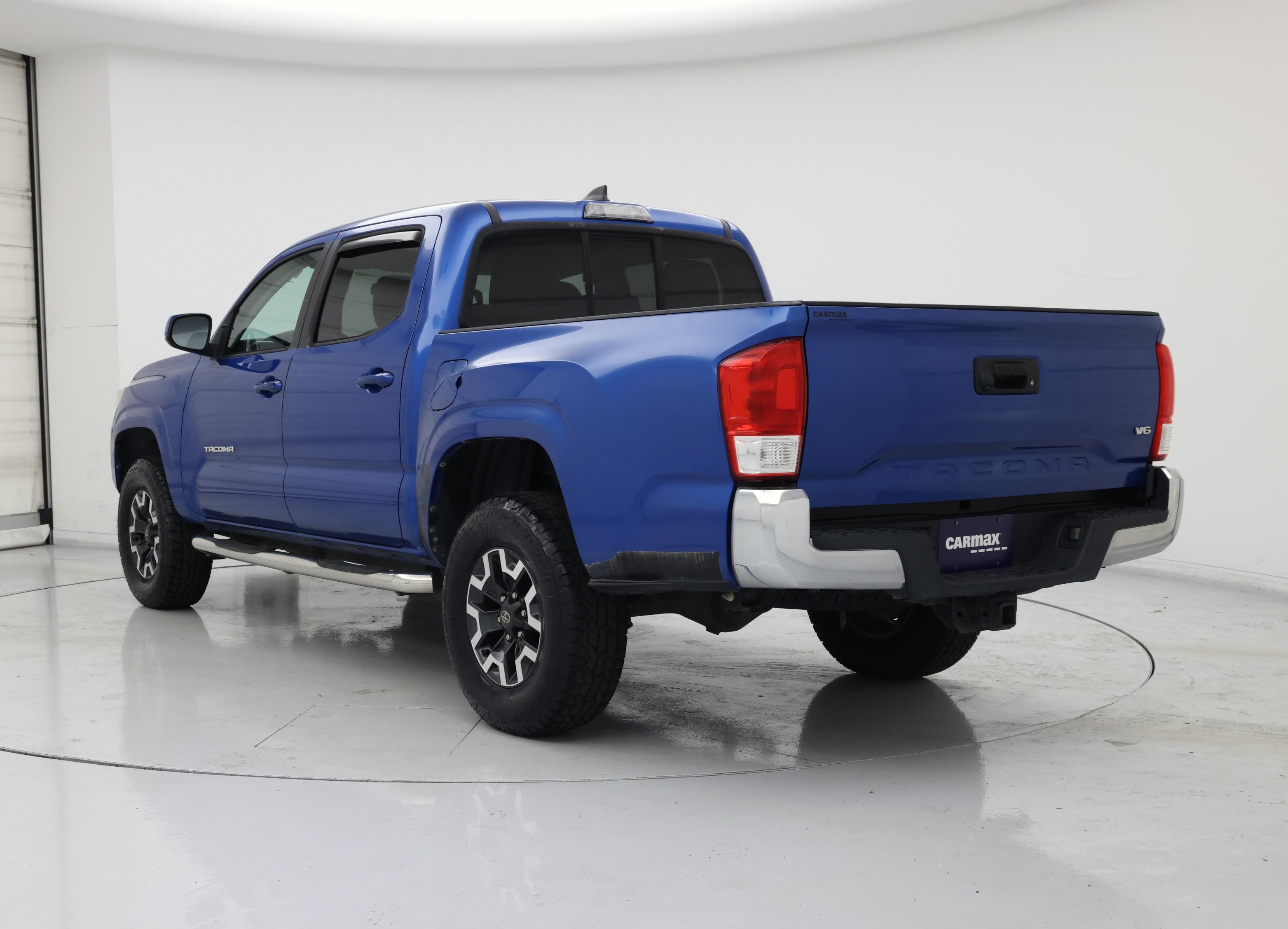 Thumbnail: 2016 Toyota Tacoma - 2