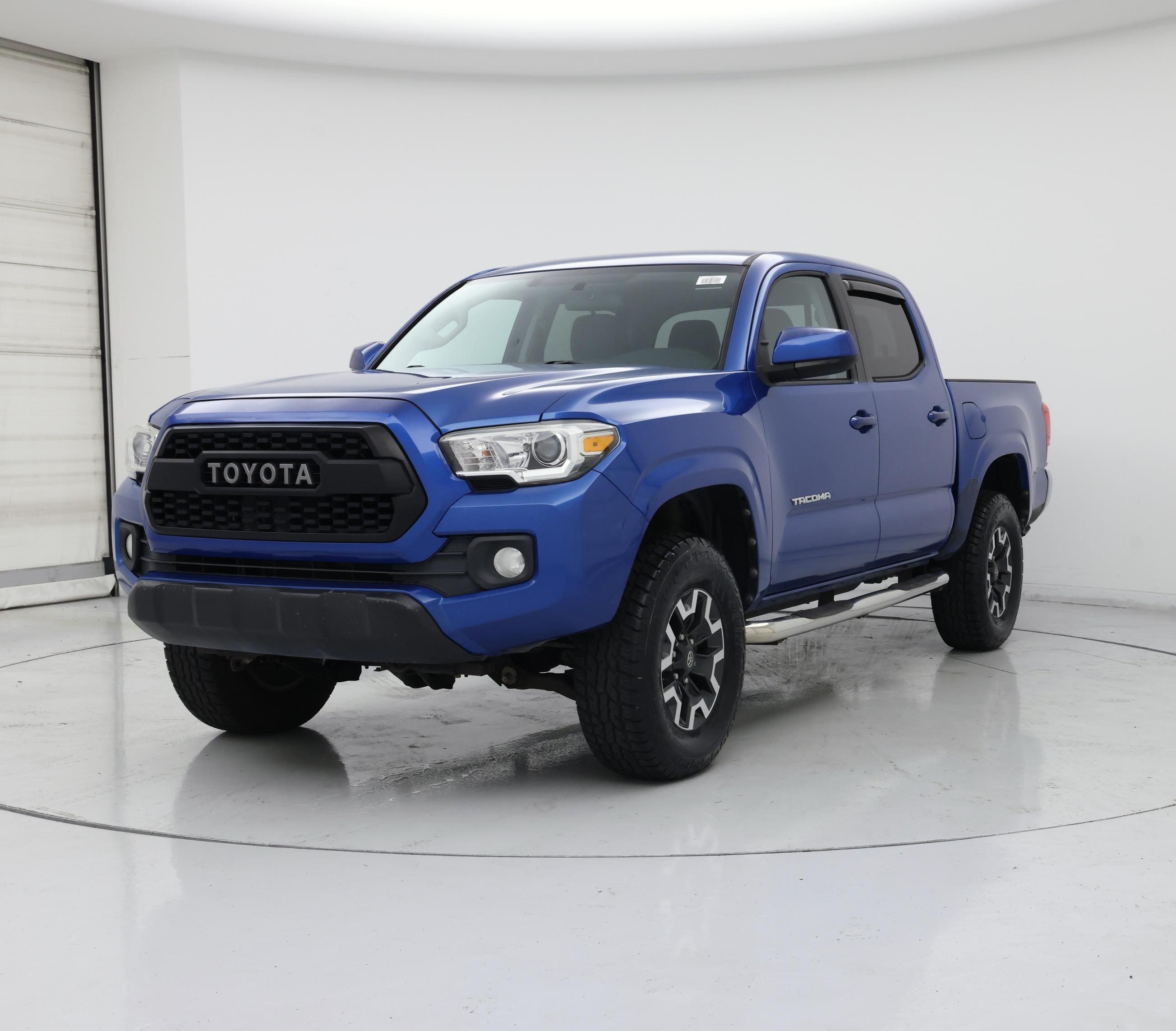 Thumbnail: 2016 Toyota Tacoma - 4