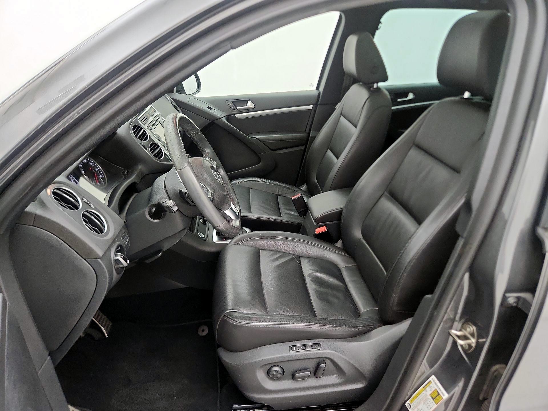 Thumbnail: 2015 Volkswagen Tiguan - 11