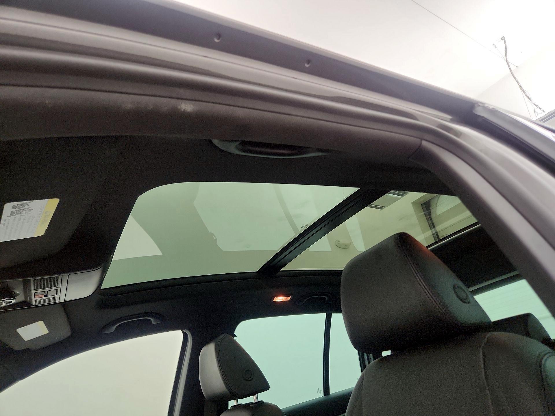 Thumbnail: 2015 Volkswagen Tiguan - 19