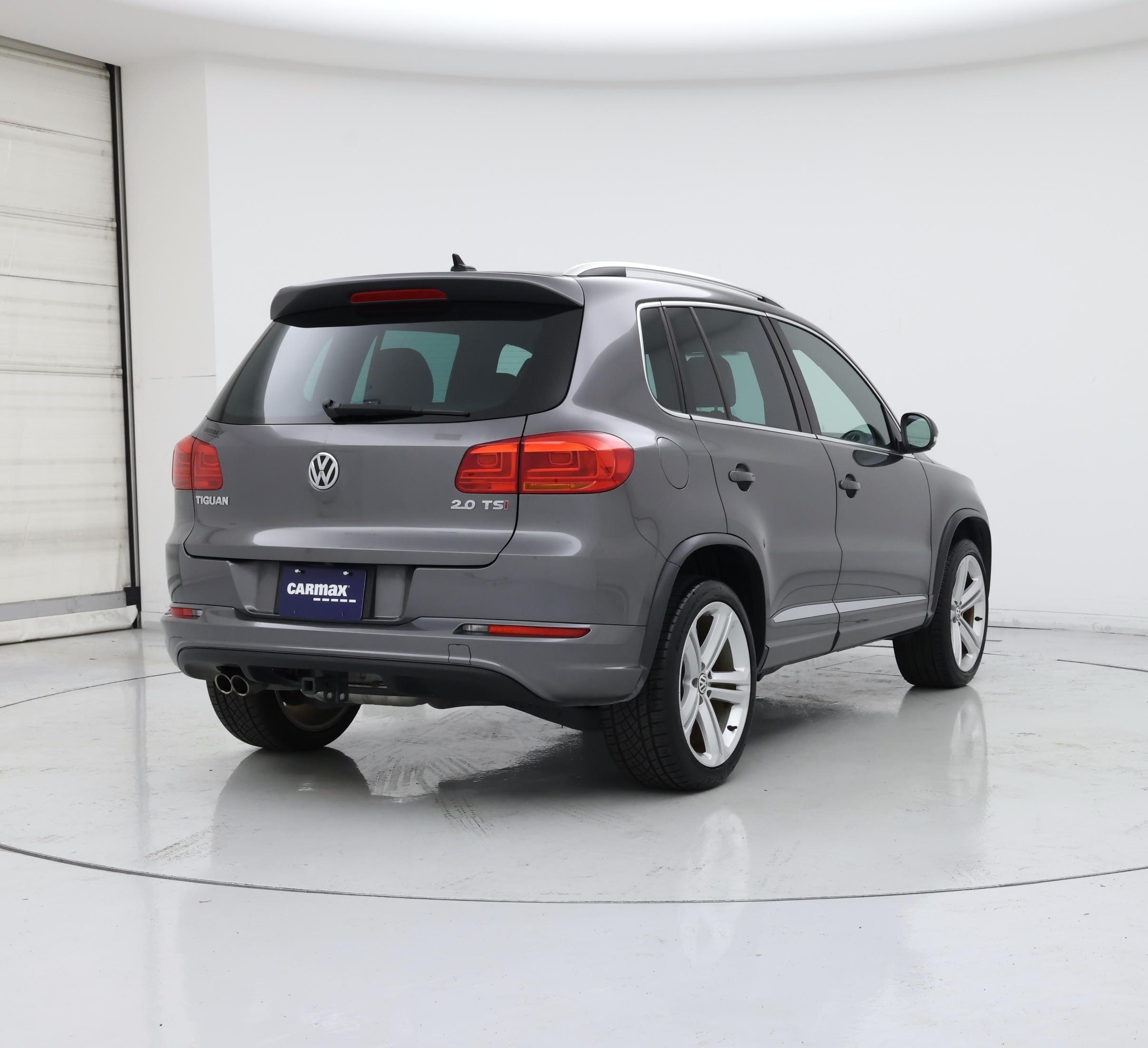 Thumbnail: 2015 Volkswagen Tiguan - 8