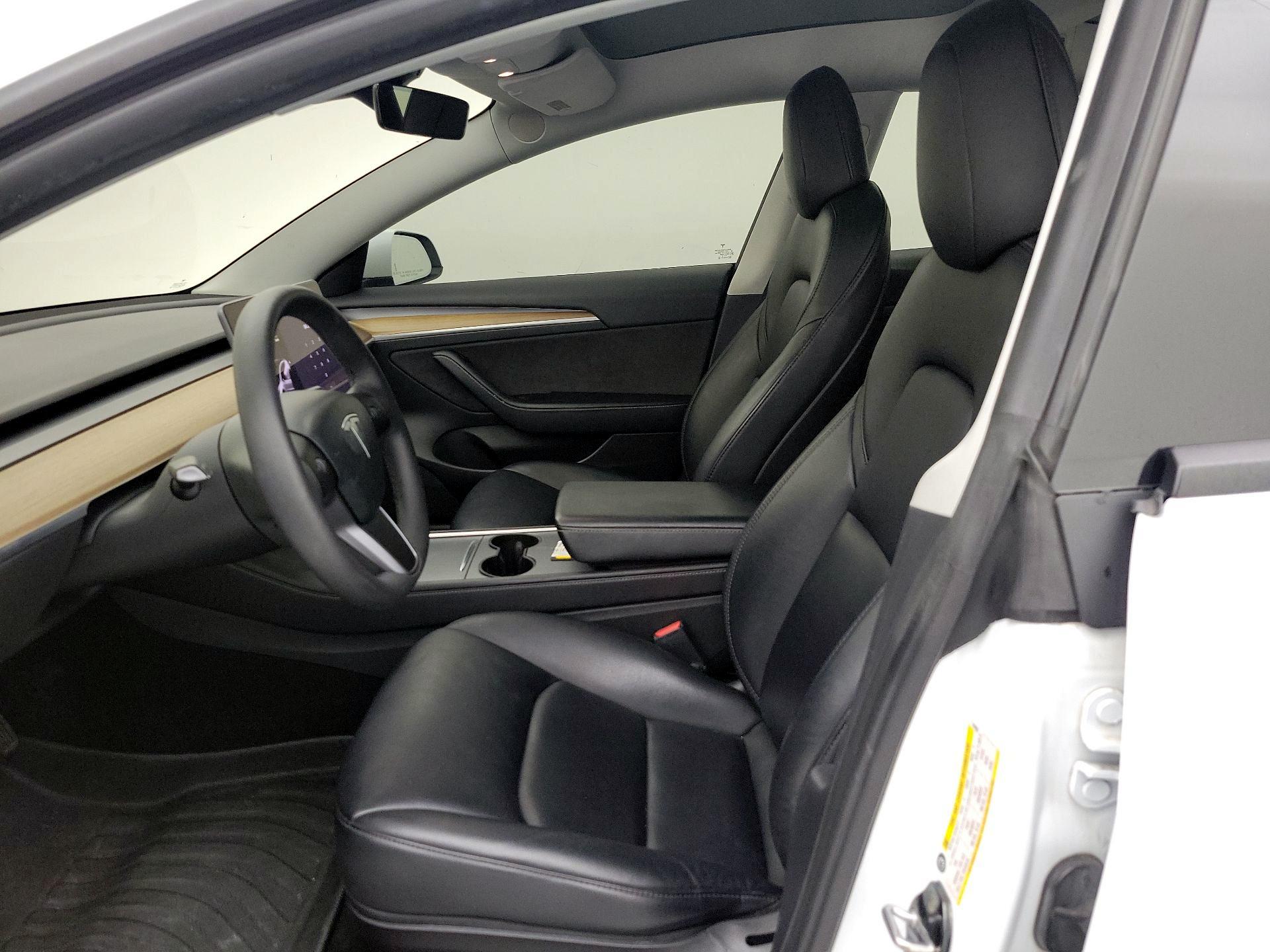 Thumbnail: 2022 Tesla Model 3 - 11