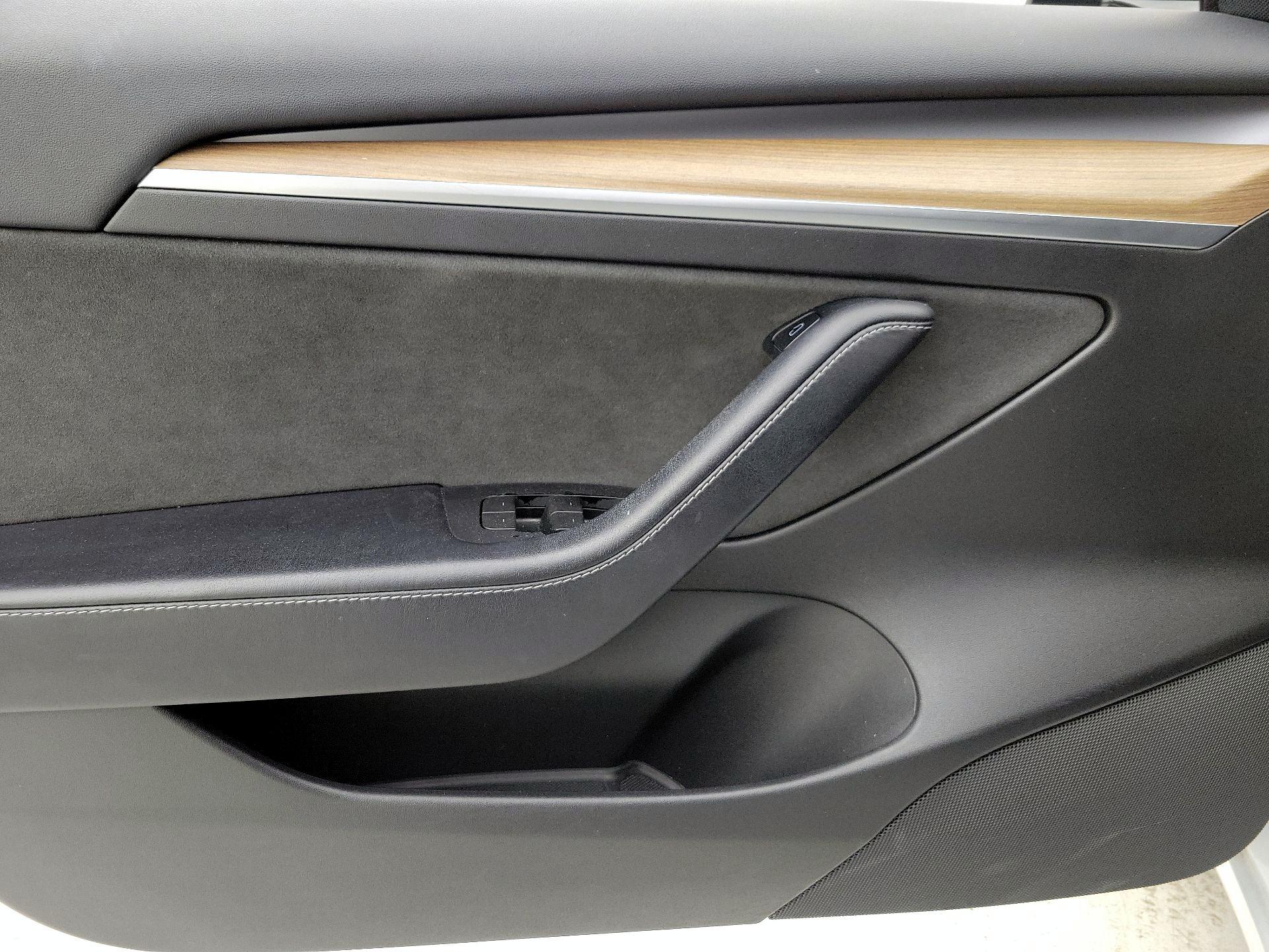 Thumbnail: 2022 Tesla Model 3 - 12