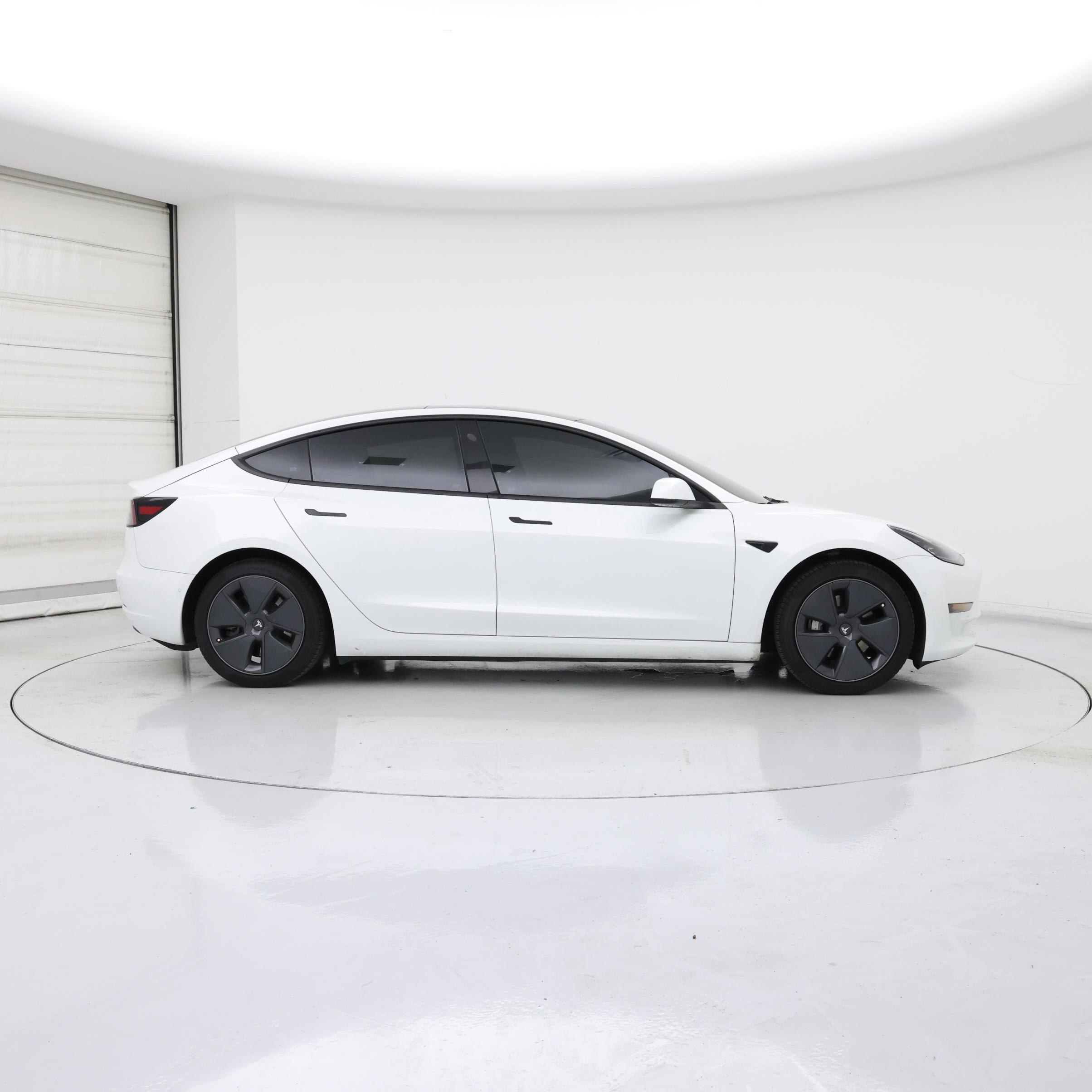 Thumbnail: 2022 Tesla Model 3 - 7