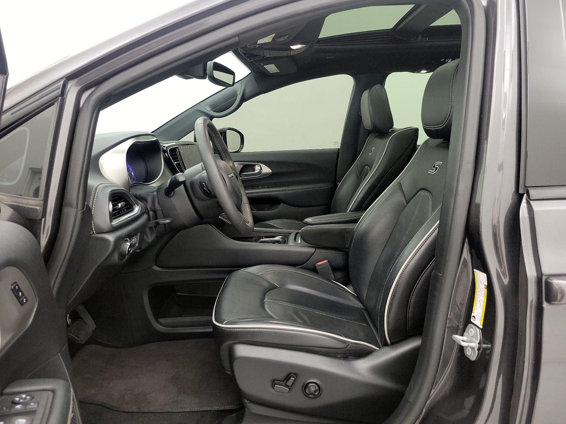 Thumbnail: 2023 Chrysler Pacifica - 11